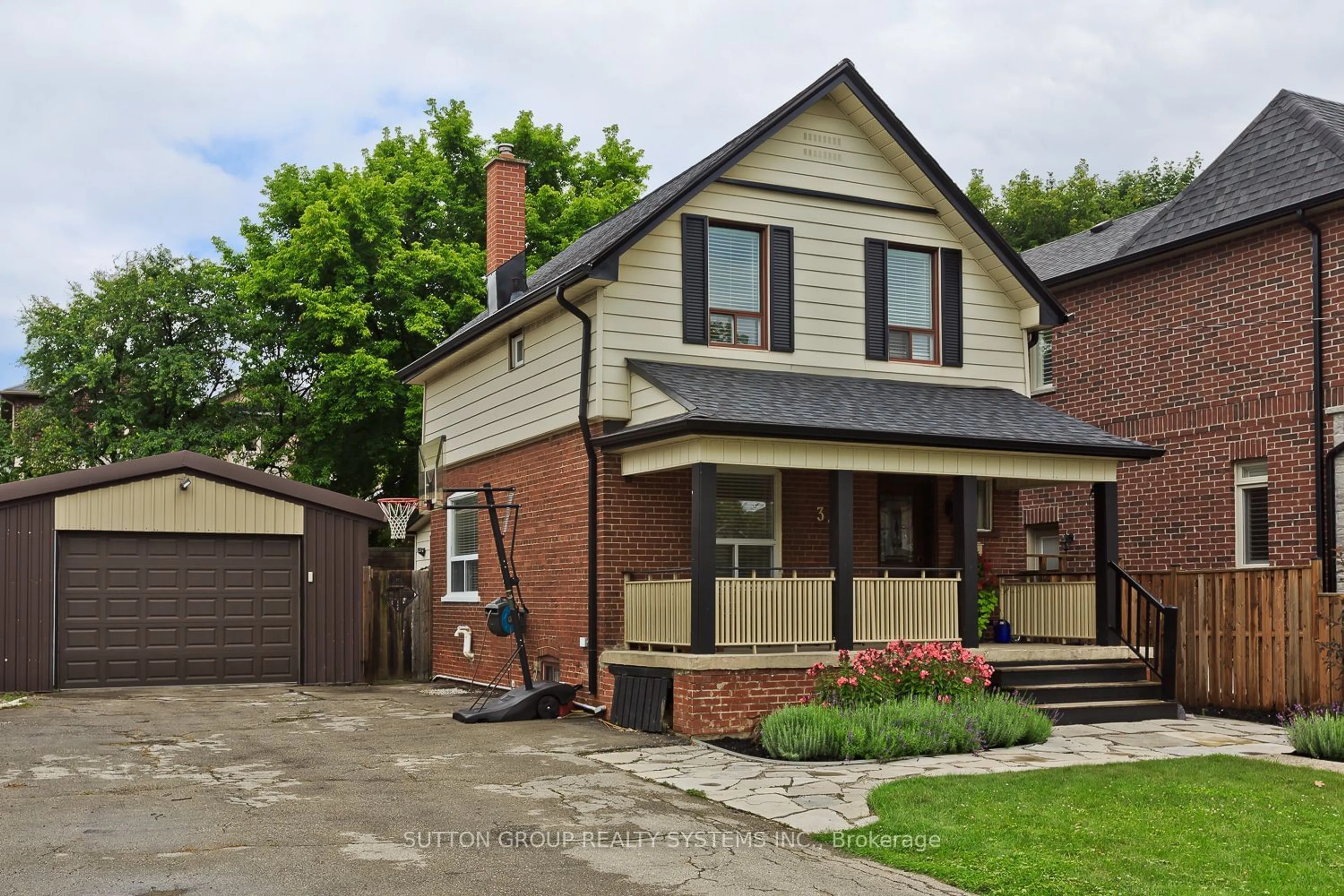 Frontside or backside of a home for 34 Fairfield Ave, Toronto Ontario M8W 1R7