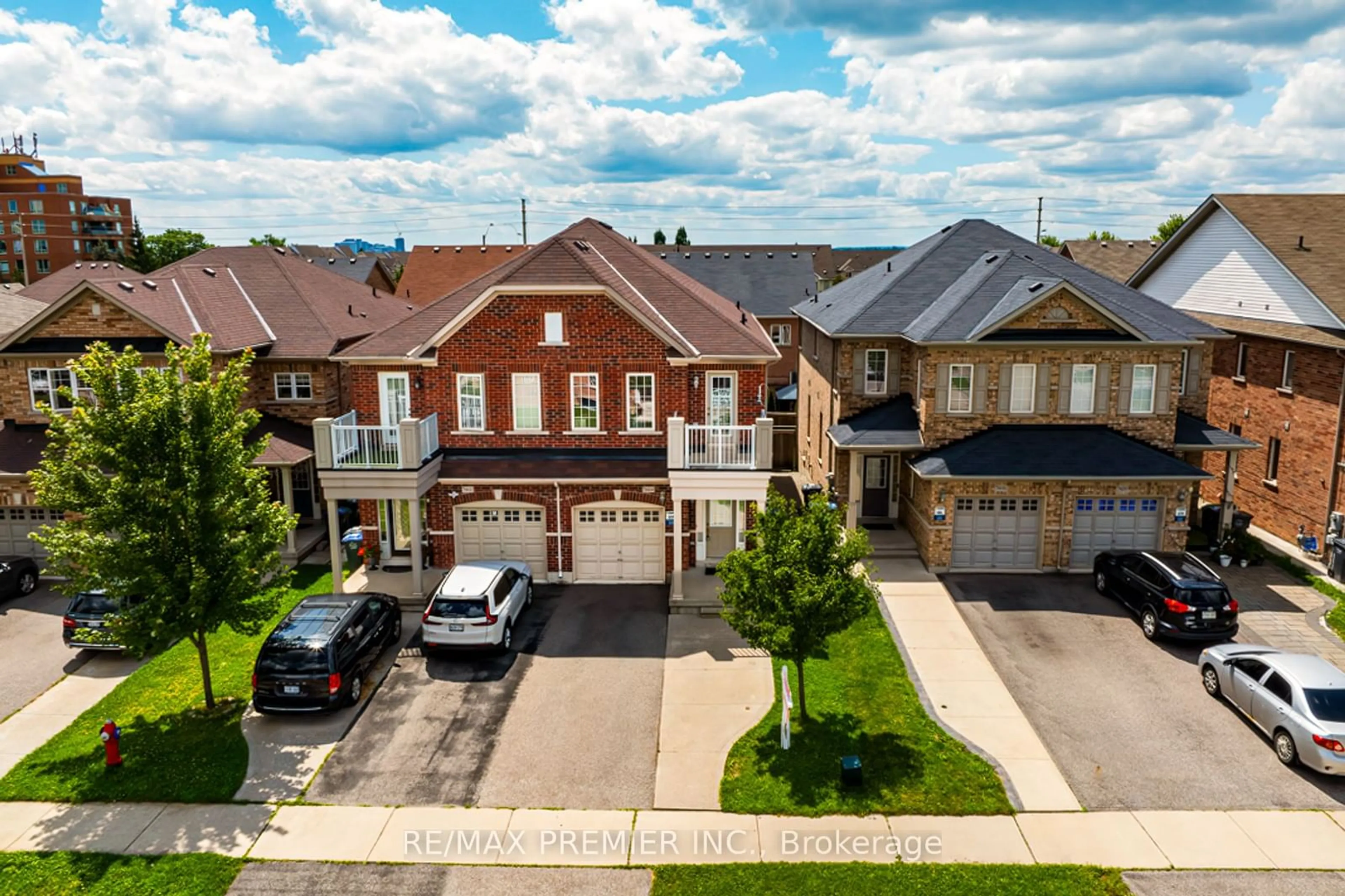 Frontside or backside of a home for 5414 Bellaggio Cres, Mississauga Ontario L5V 0C8