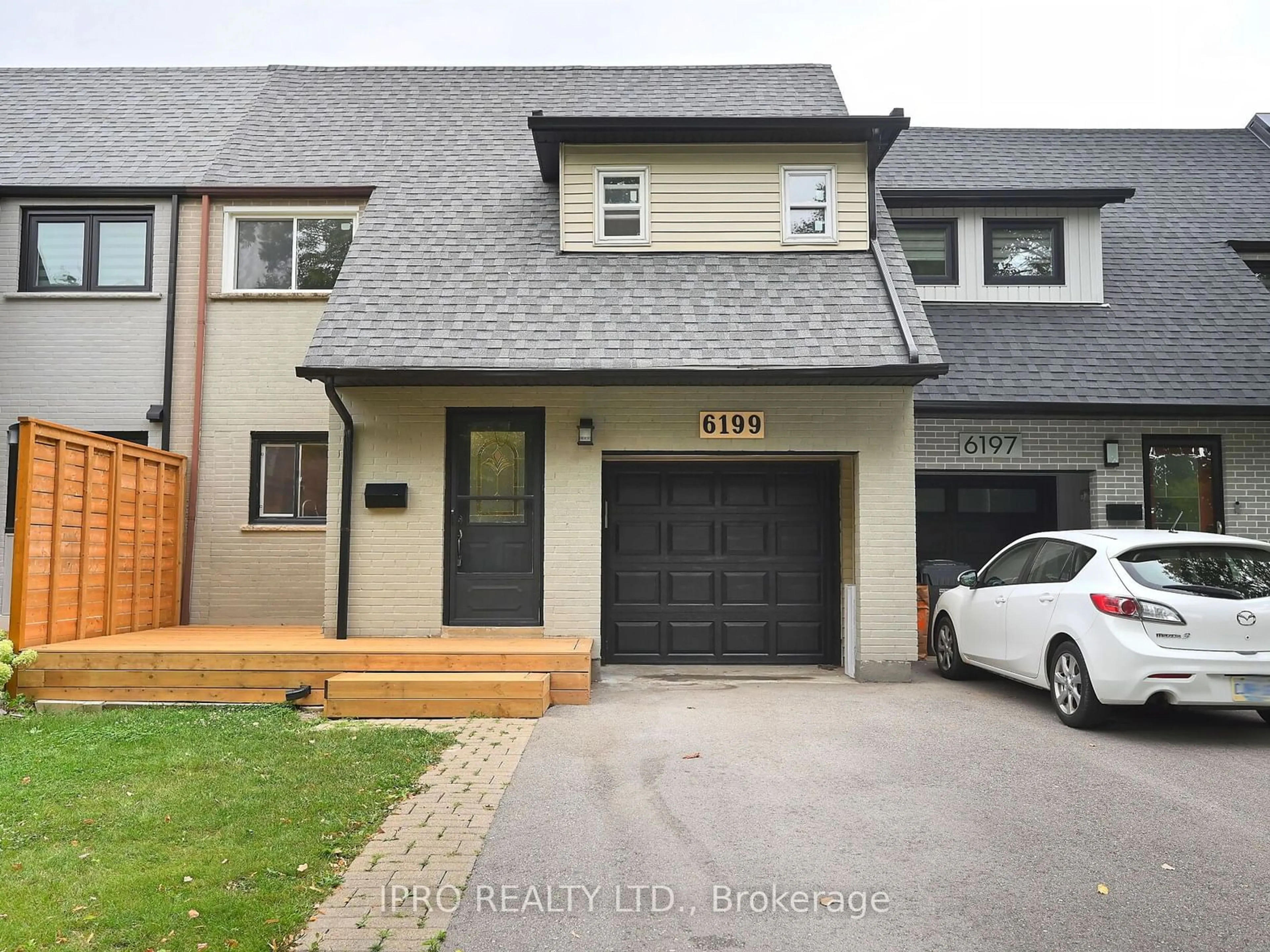 Frontside or backside of a home for 6199 Townwood Crt, Mississauga Ontario L5N 2L4