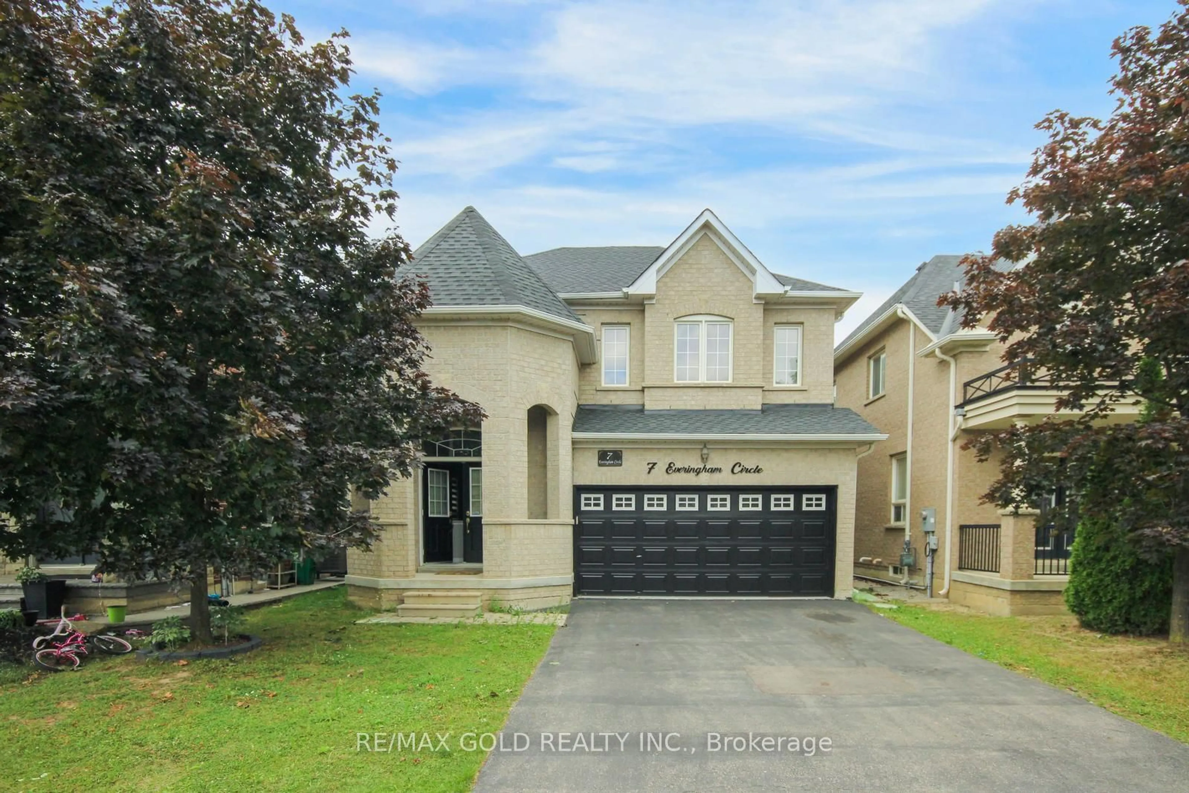 Frontside or backside of a home for 7 Everingham Circ, Brampton Ontario L6R 0R6