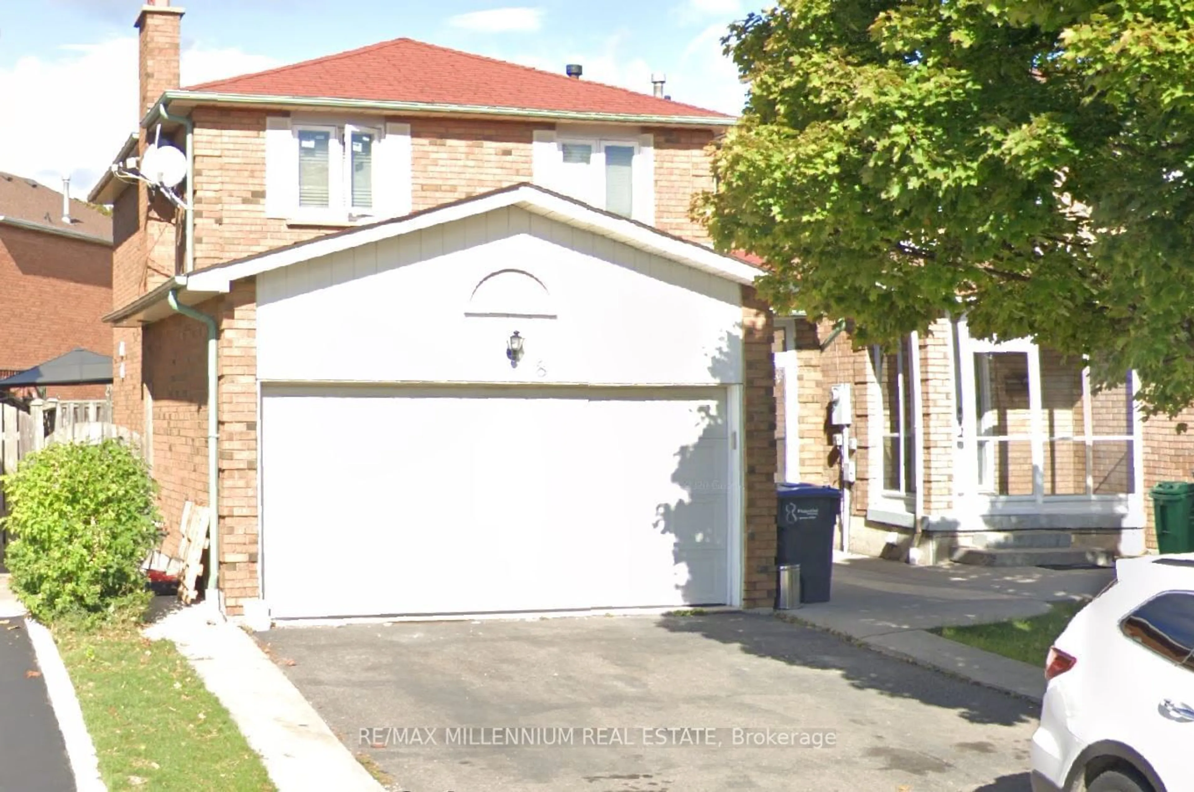 Frontside or backside of a home for 8 Daffodil Pl, Brampton Ontario L6Y 3B9