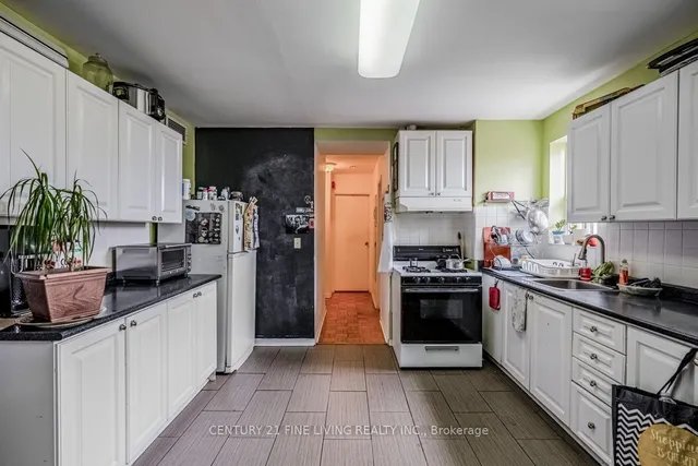 Additional image 16 of 3048 Dundas St