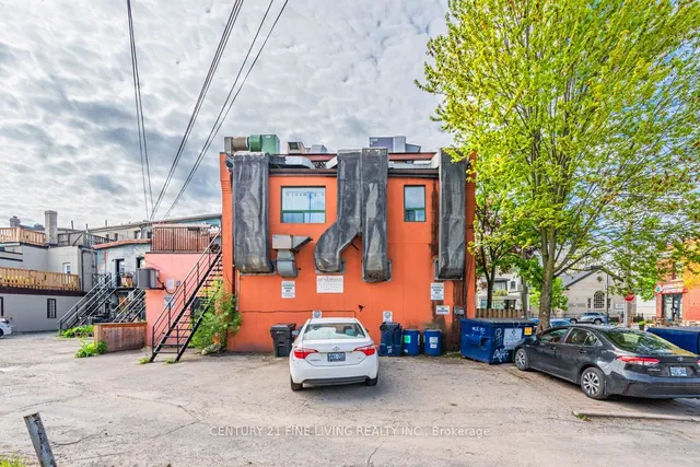 Primary image of 3048 Dundas St