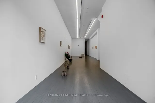 Additional image 32 of 3048 Dundas St