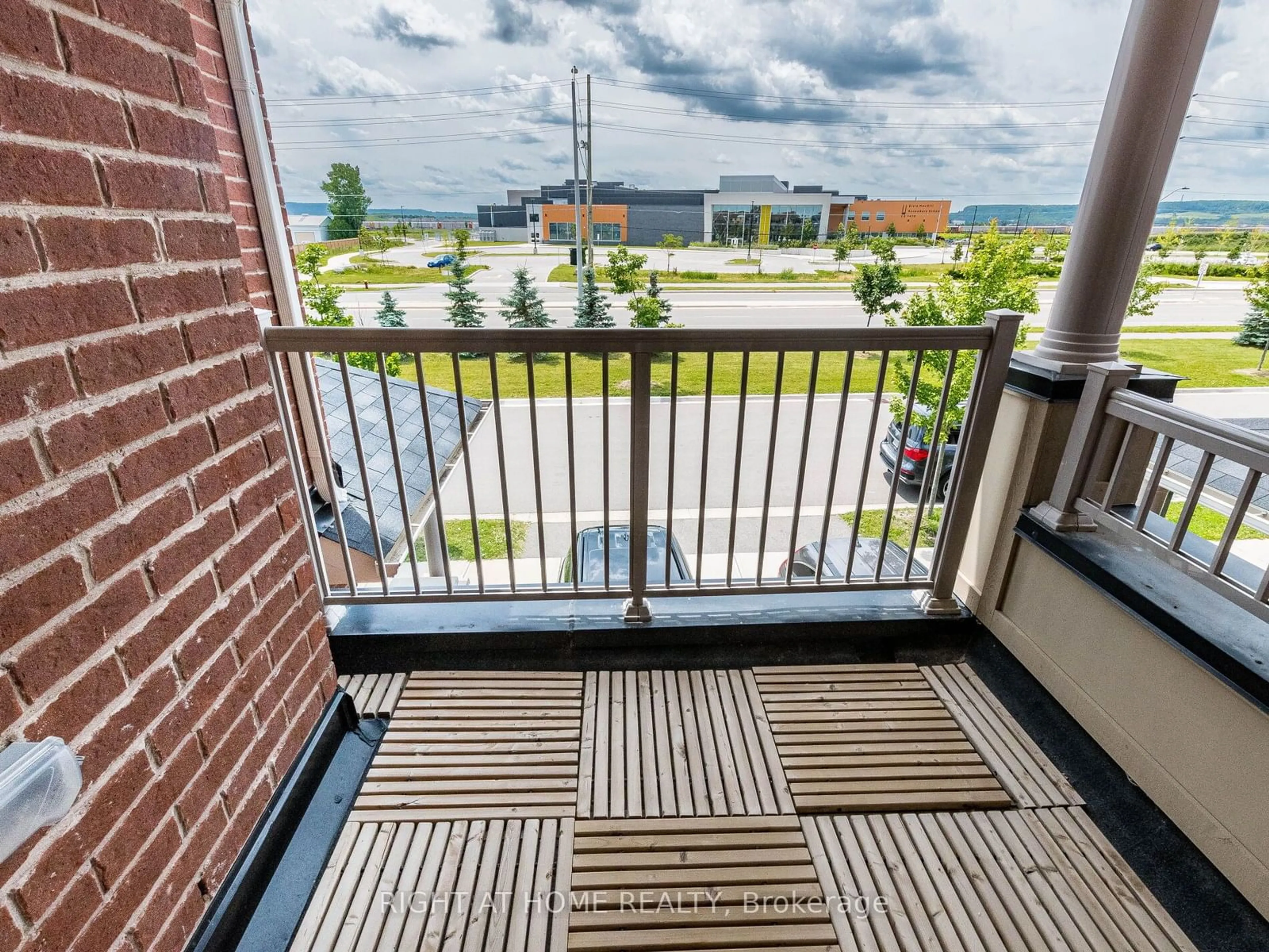 Balcony in the apartment for 115 Holbrook Crt, Milton Ontario L9E 1J2