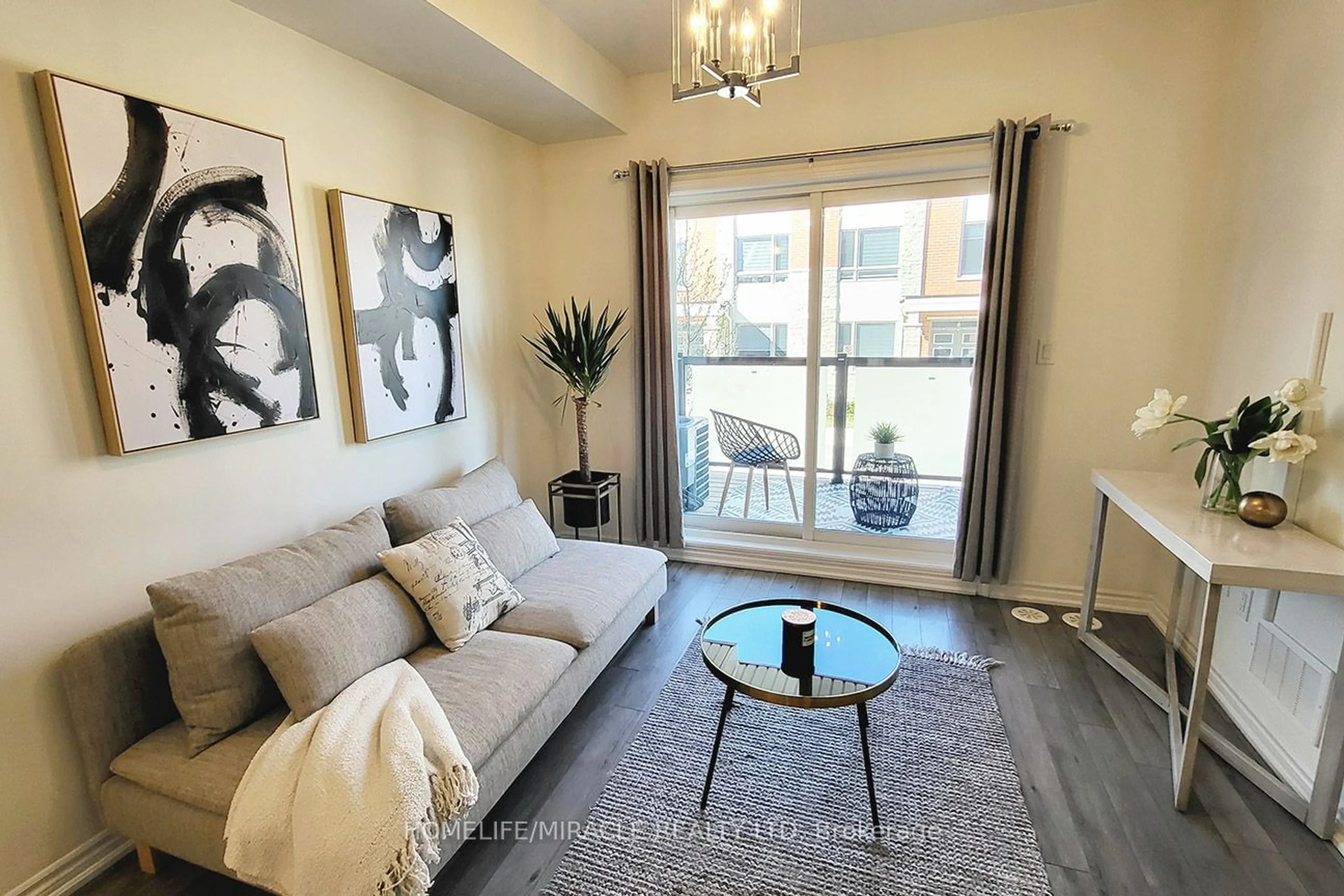 Living room for 240 Lagerfeld Dr #1, Brampton Ontario L7A 5G9