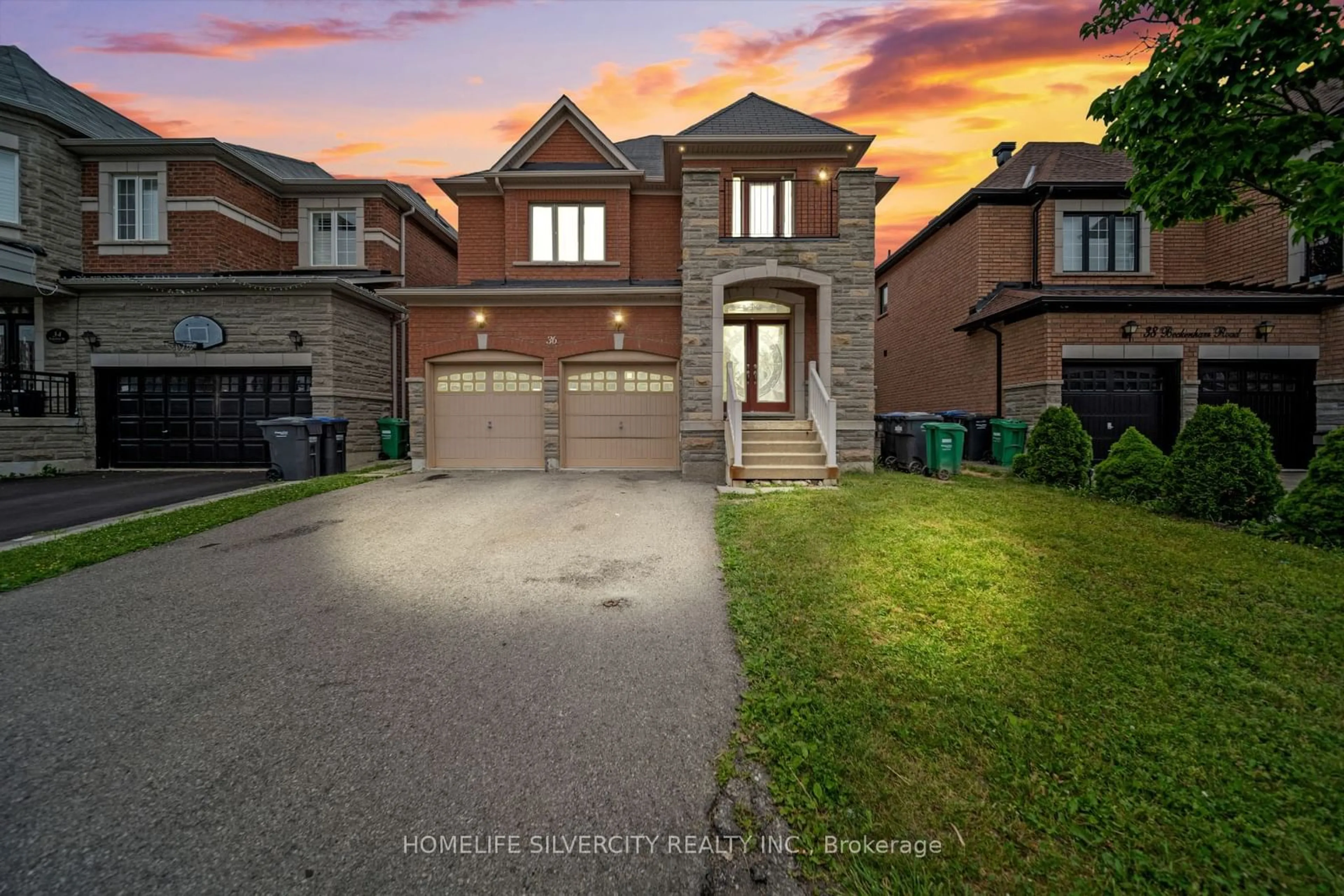 Frontside or backside of a home for 36 Beckenham Rd, Brampton Ontario L6P 2L7