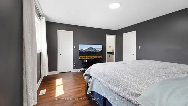 Additional property image - 11 Cavalier Crt