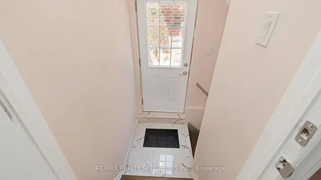 Additional property image - 11 Cavalier Crt
