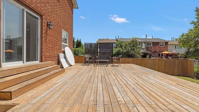 Additional property image - 11 Cavalier Crt