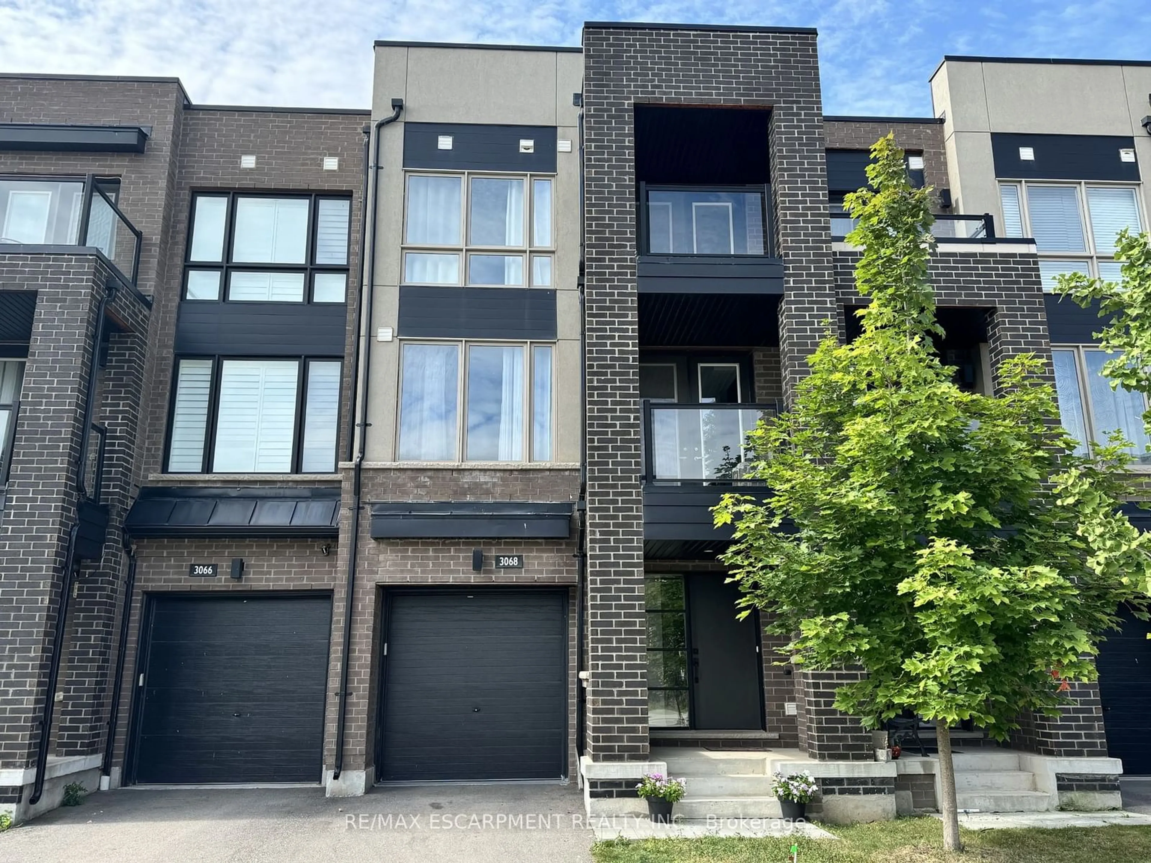 A pic from exterior of the house or condo for 3068 Postridge Dr, Oakville Ontario L6H 7E3