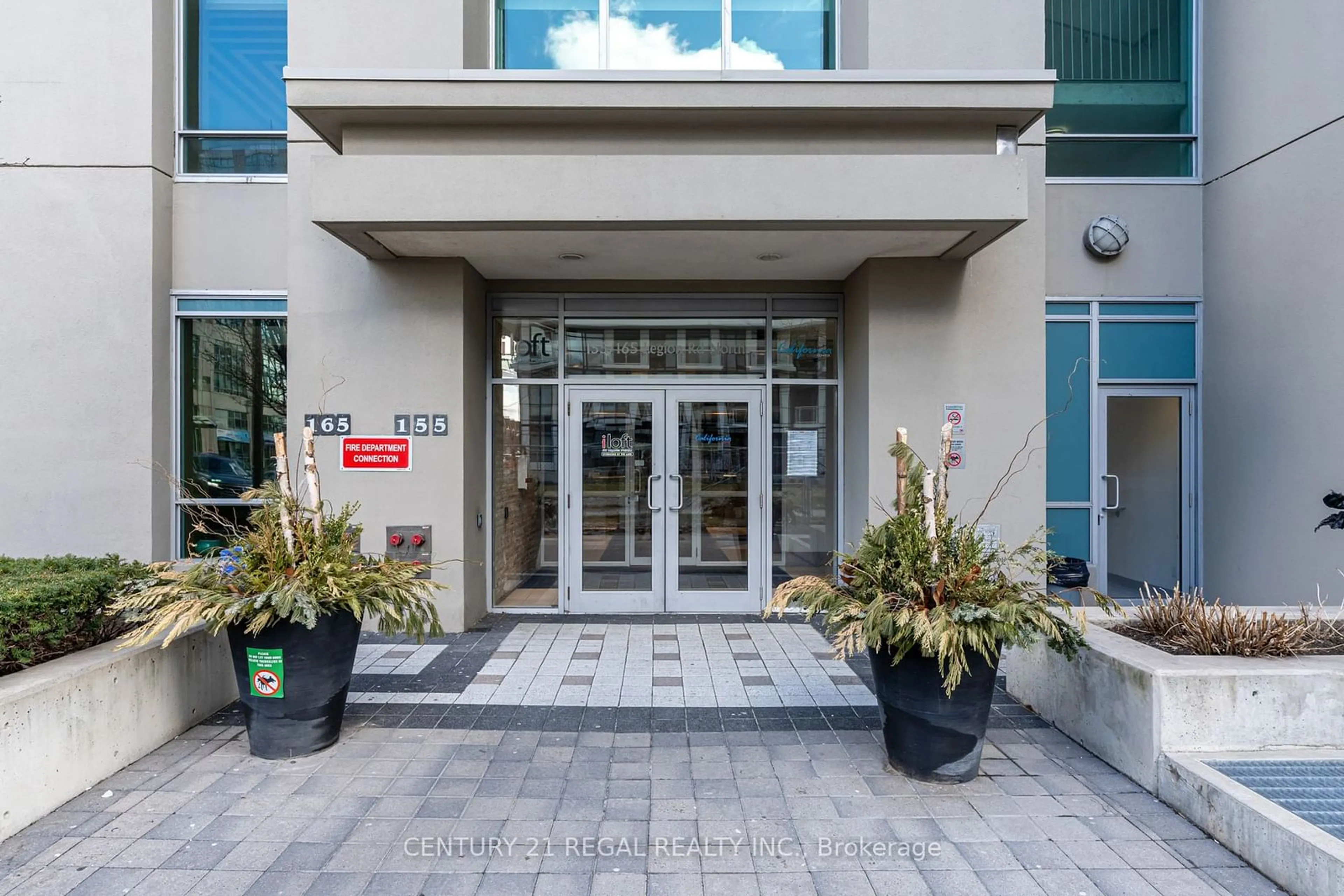 Indoor foyer for 165 Legion Rd #1621, Toronto Ontario M8Y 0B3