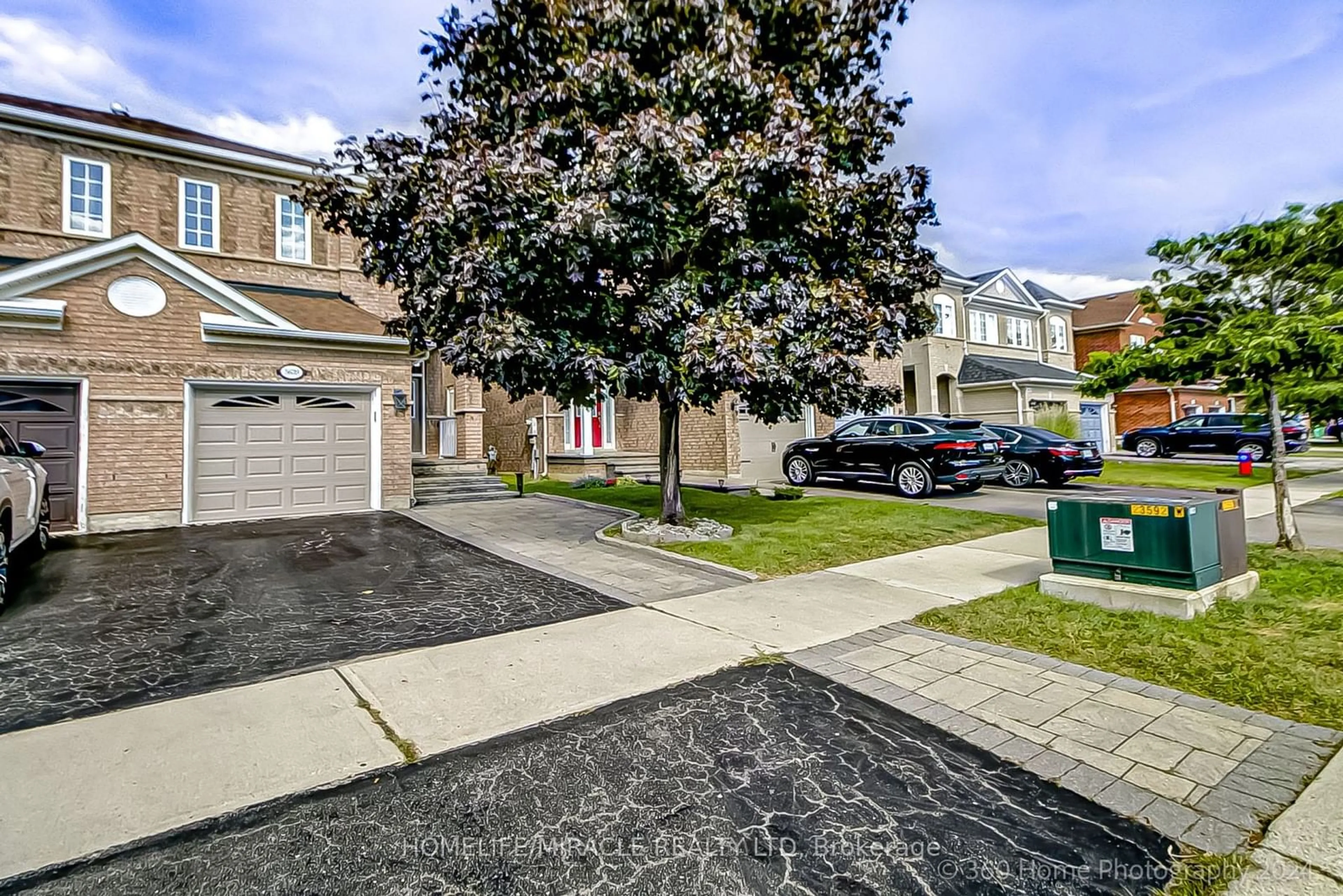 A pic from exterior of the house or condo for 5639 Raleigh St, Mississauga Ontario L5M 7E4