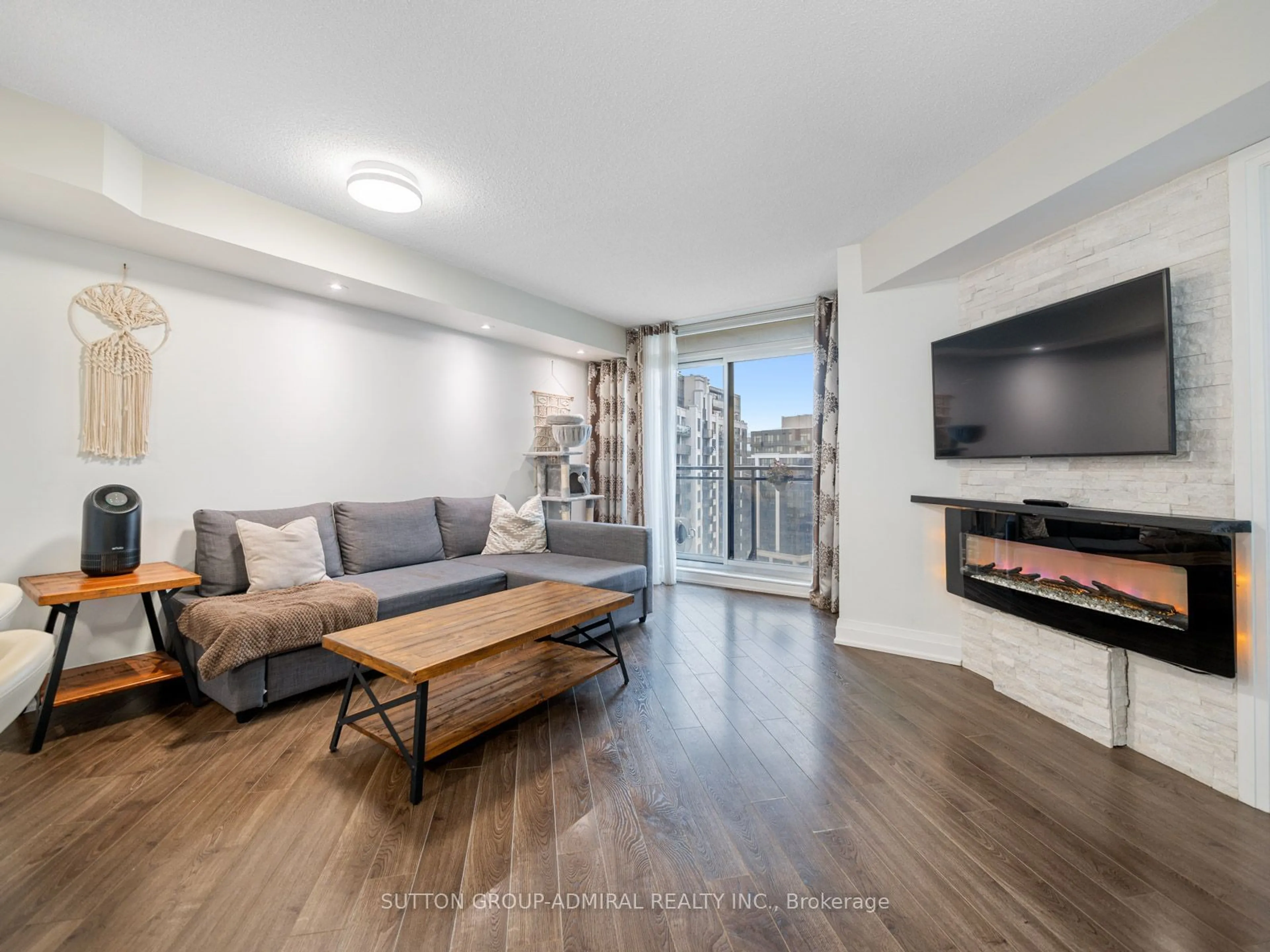 Living room for 1060 Sheppard Ave #1201, Toronto Ontario M3J 0G7