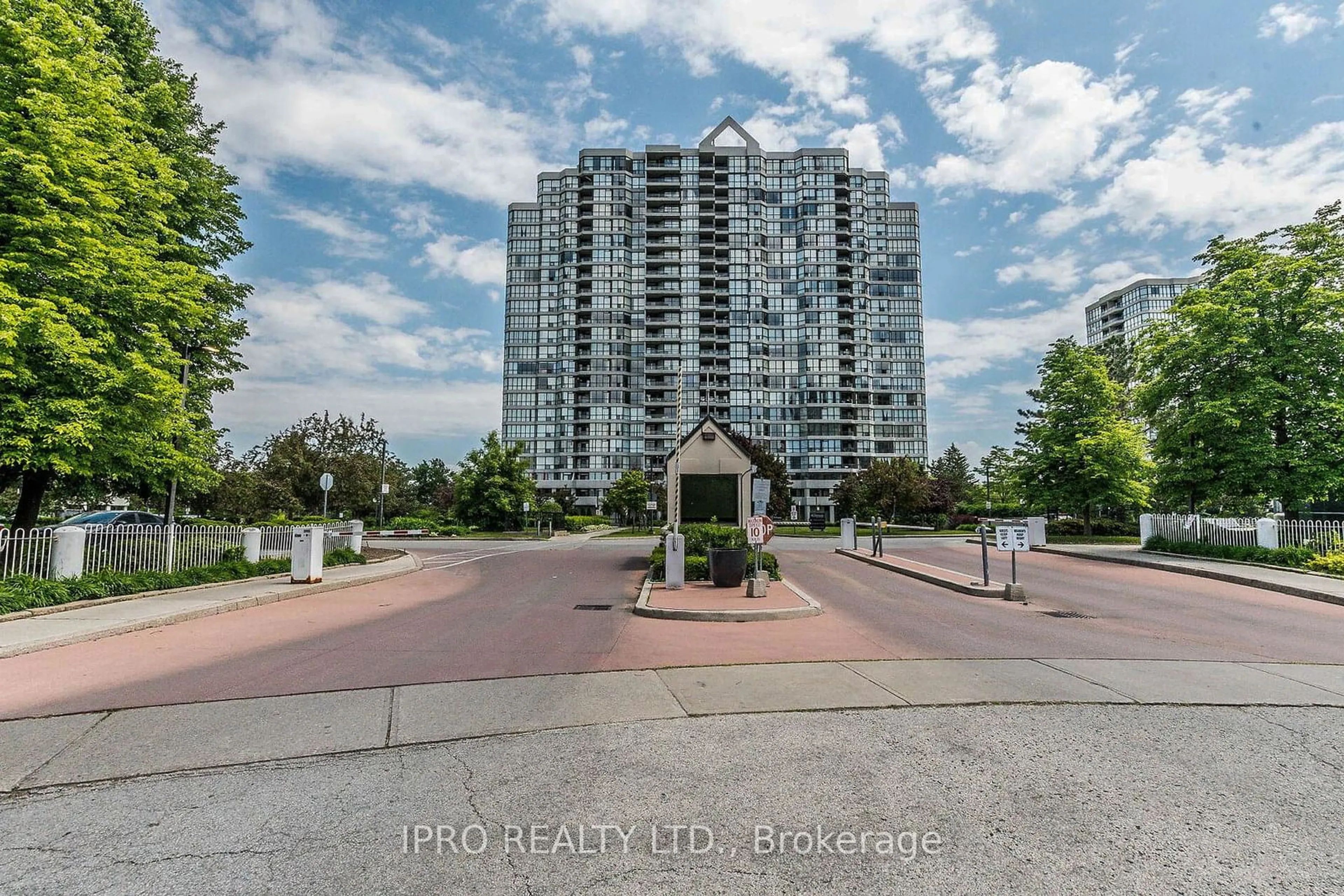 A pic from exterior of the house or condo for 3 Rowntree Rd #2109, Toronto Ontario M9V 5G8