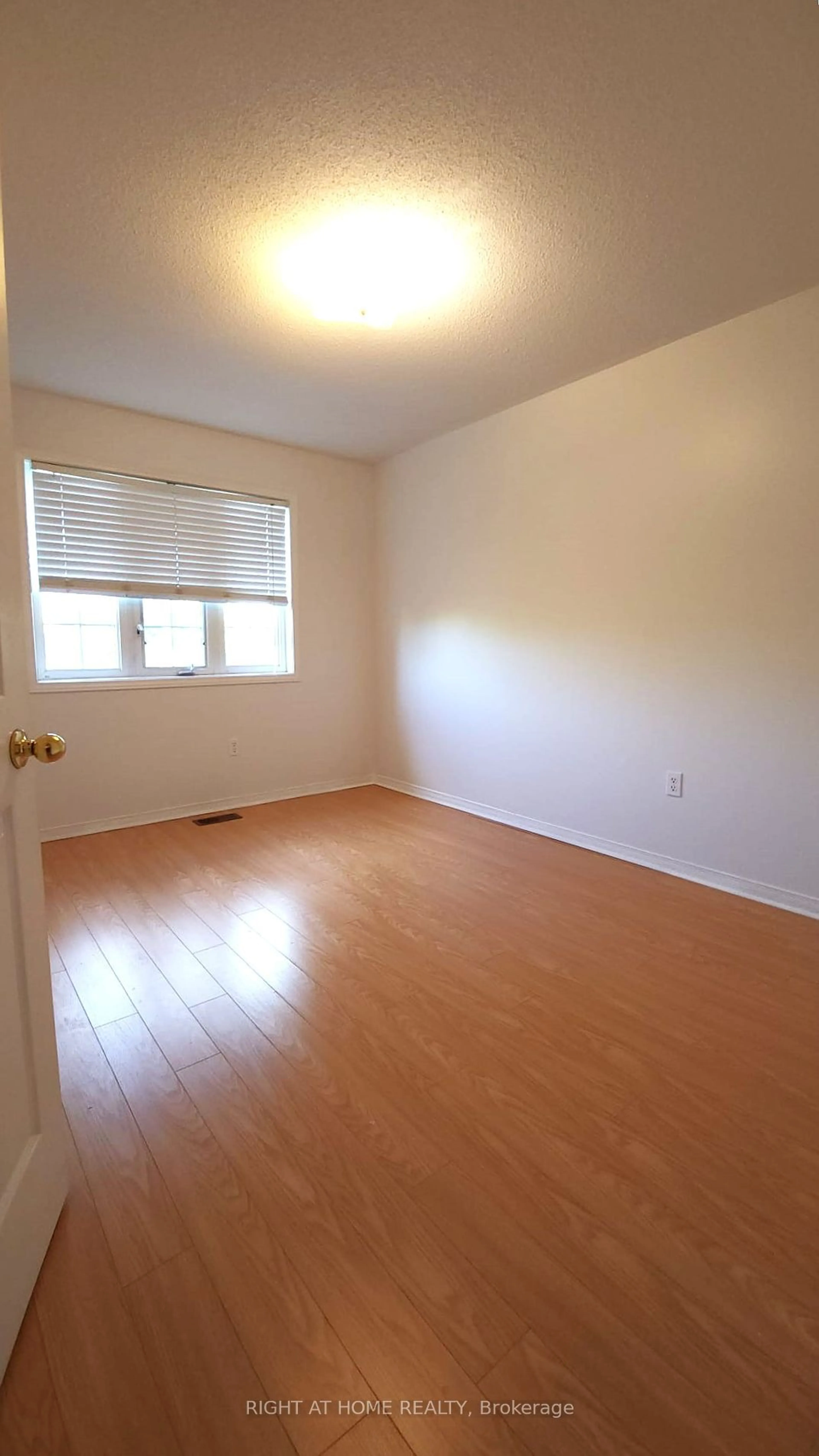 A pic of a room for 5265 palmetto Pl, Mississauga Ontario L5M 0C8