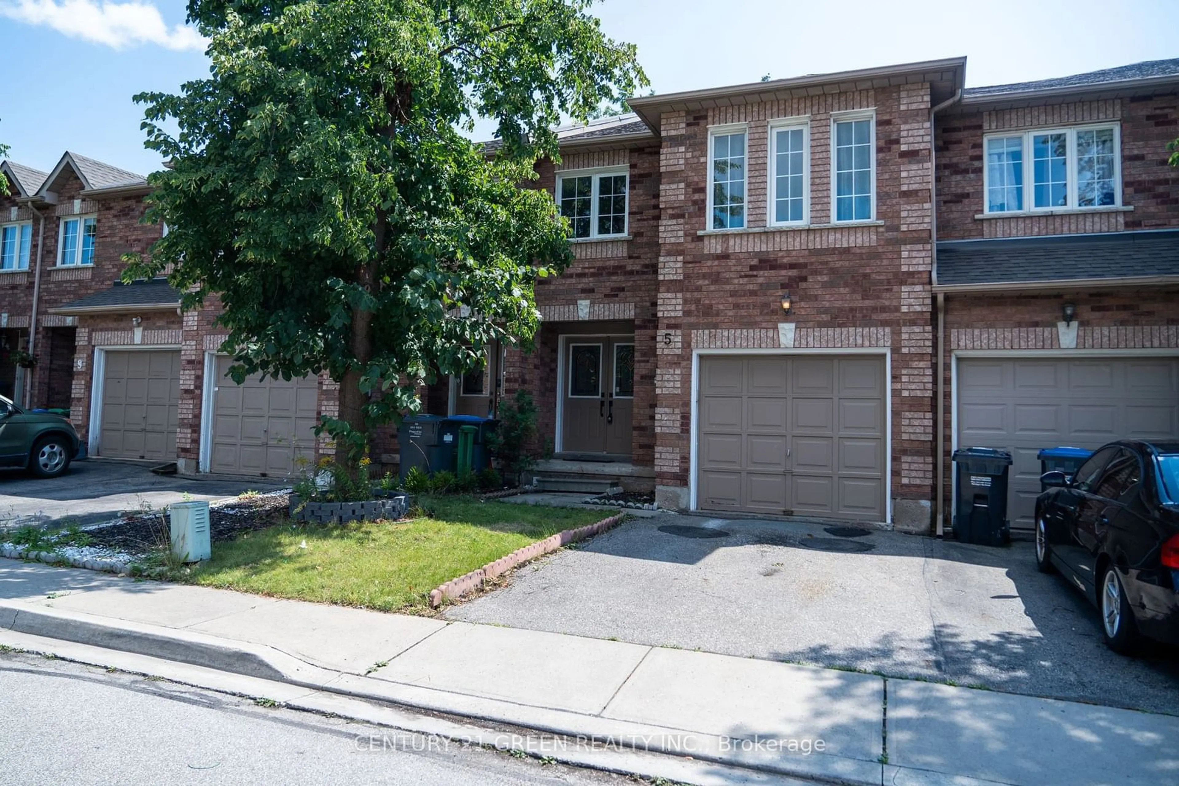 A pic from exterior of the house or condo for 100 Brickyard Way #5, Brampton Ontario L6V 4L9