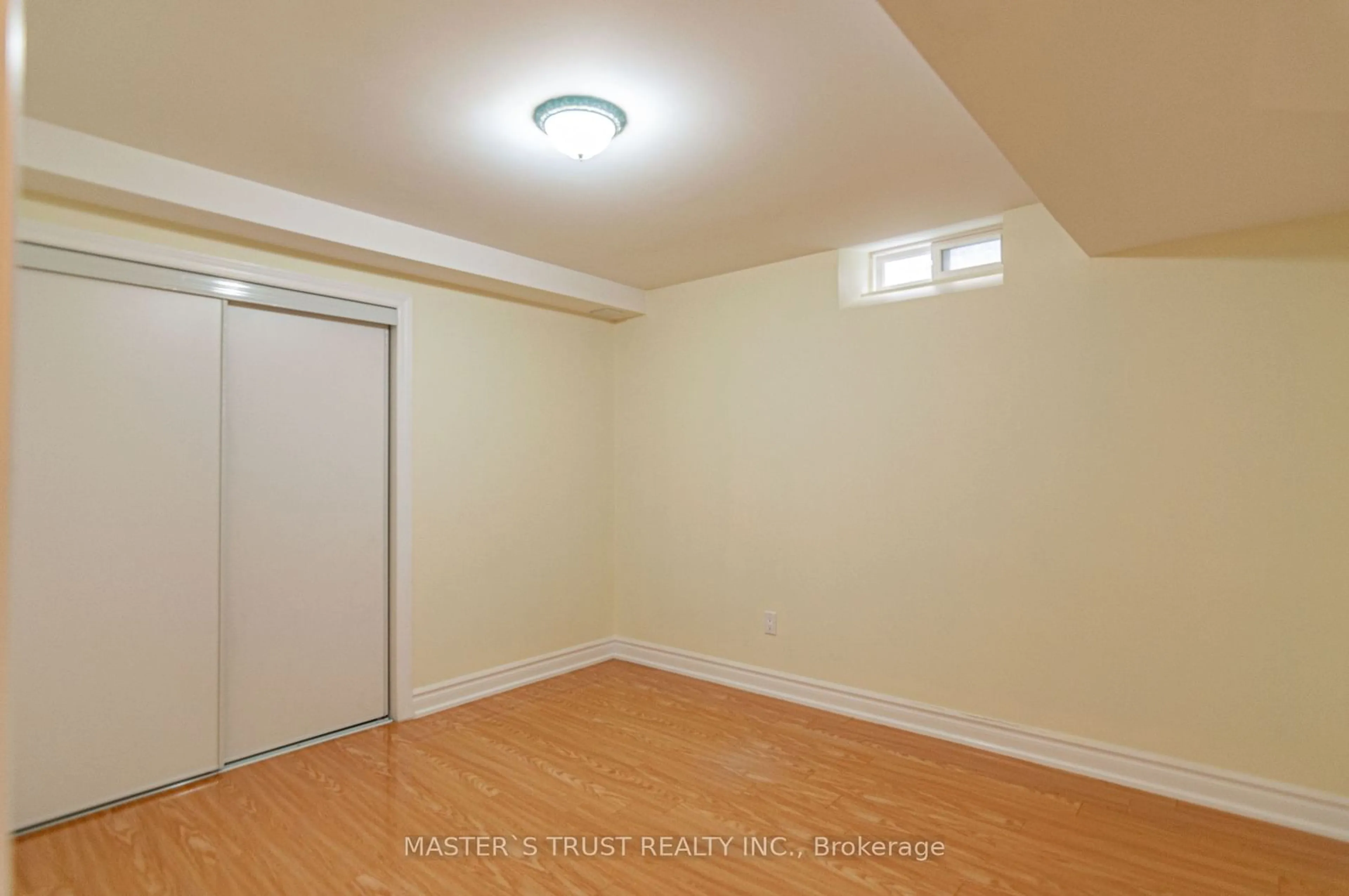 A pic of a room for 5582 Mcfarren Blvd, Mississauga Ontario L5M 5X8