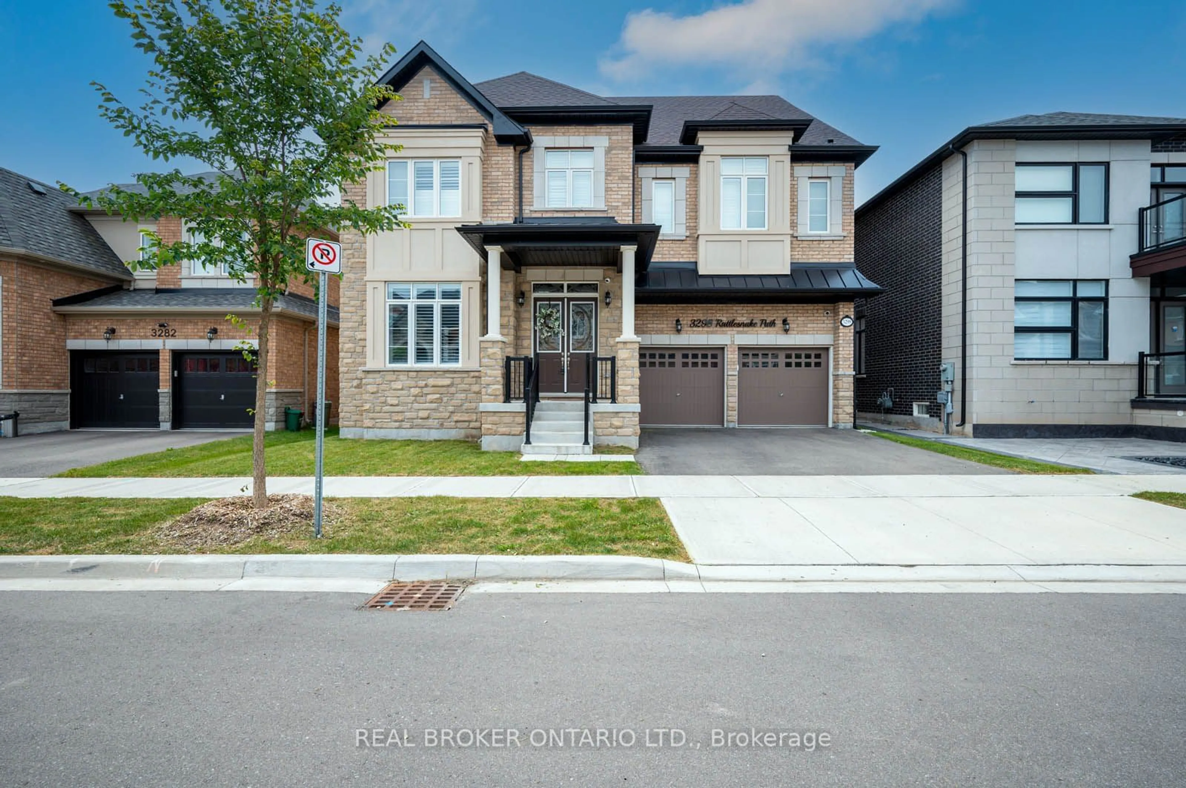 Home with brick exterior material for 3298 Rattlesnake Path, Oakville Ontario L6M 4K3