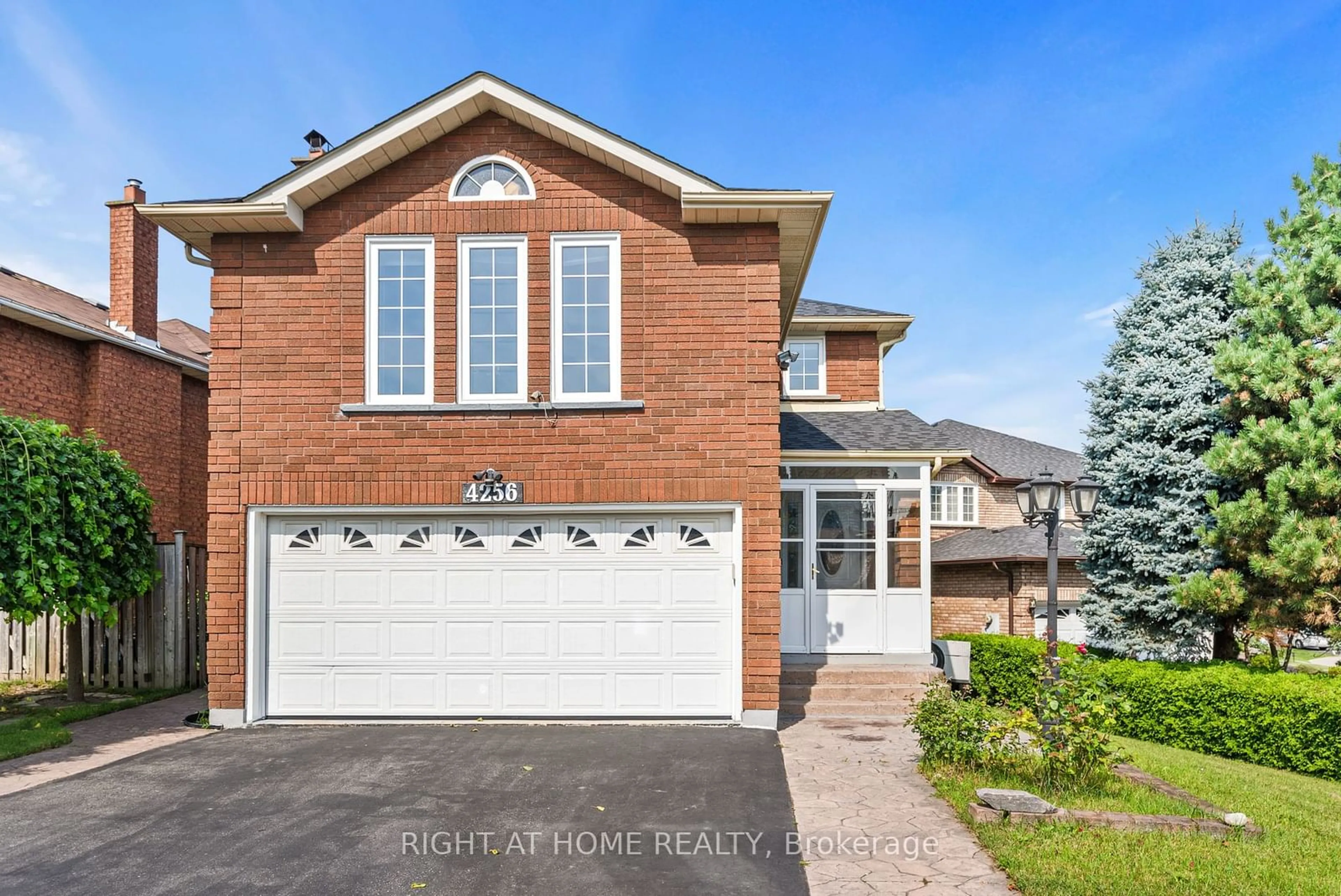 Home with brick exterior material for 4256 Elora Dr, Mississauga Ontario L5B 3H9