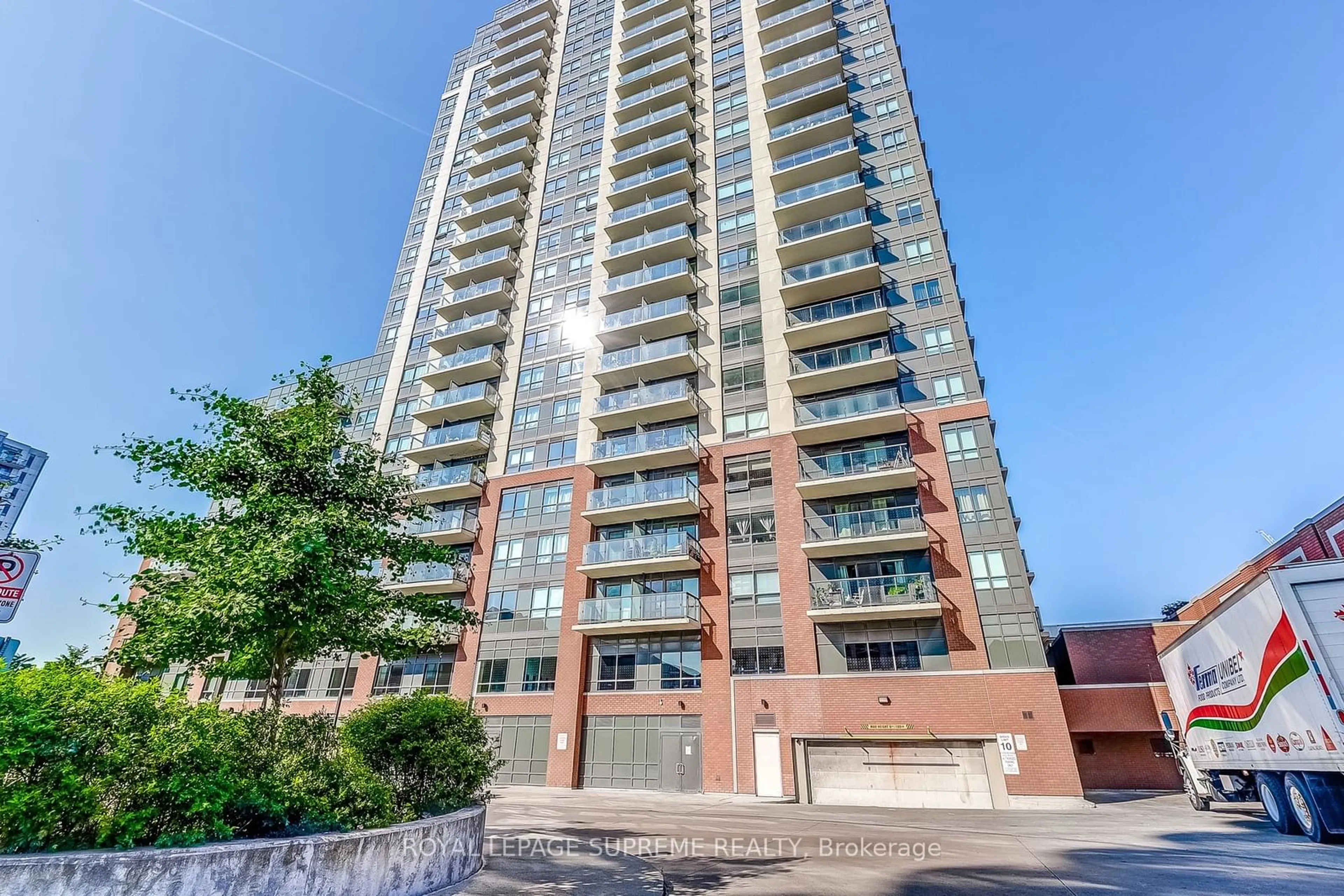 A pic from exterior of the house or condo for 1420 Dupont St #1011, Toronto Ontario M6H 0C2