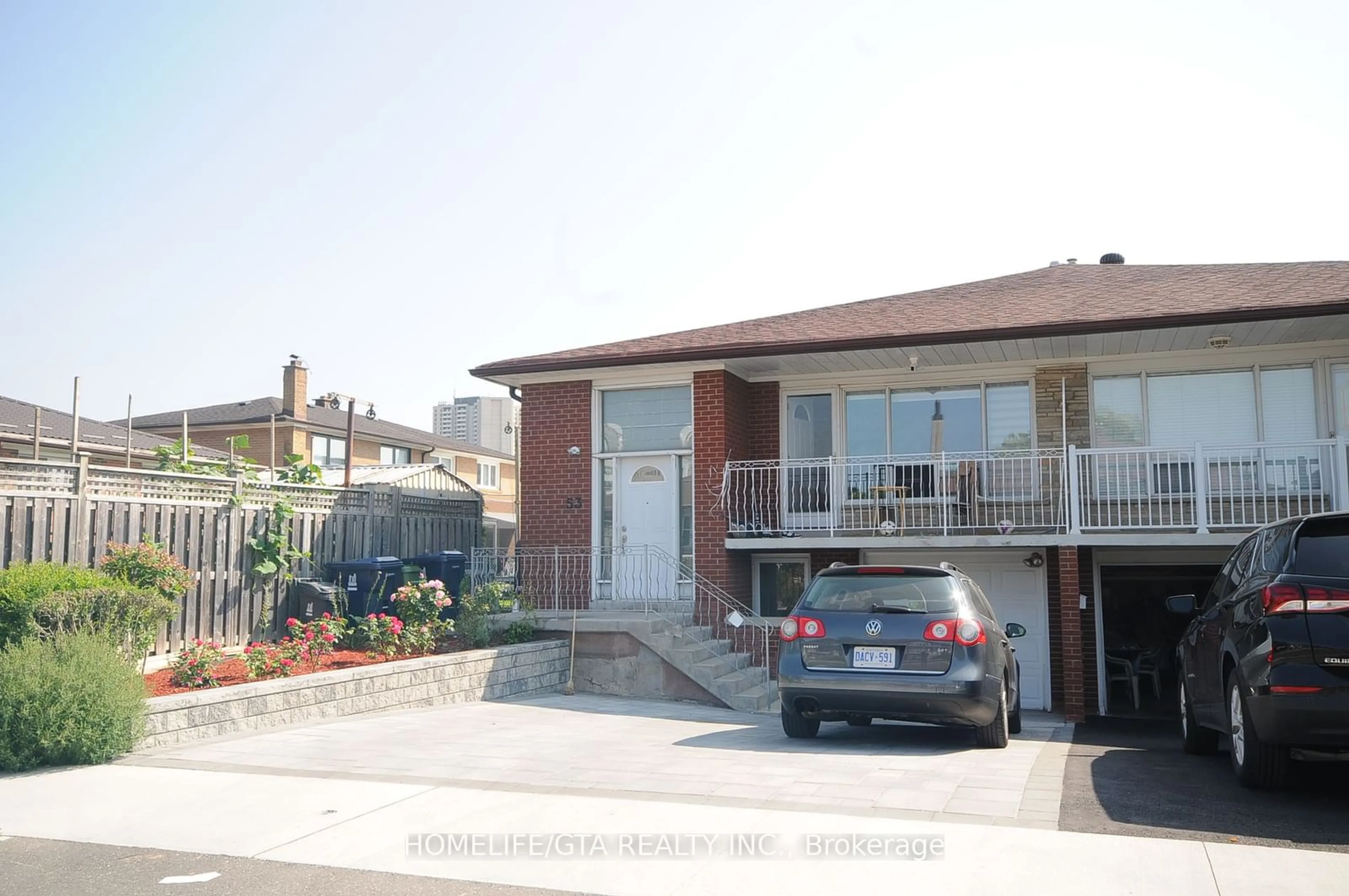 A pic from exterior of the house or condo for 53 Petiole Rd, Toronto Ontario M3N 2B3