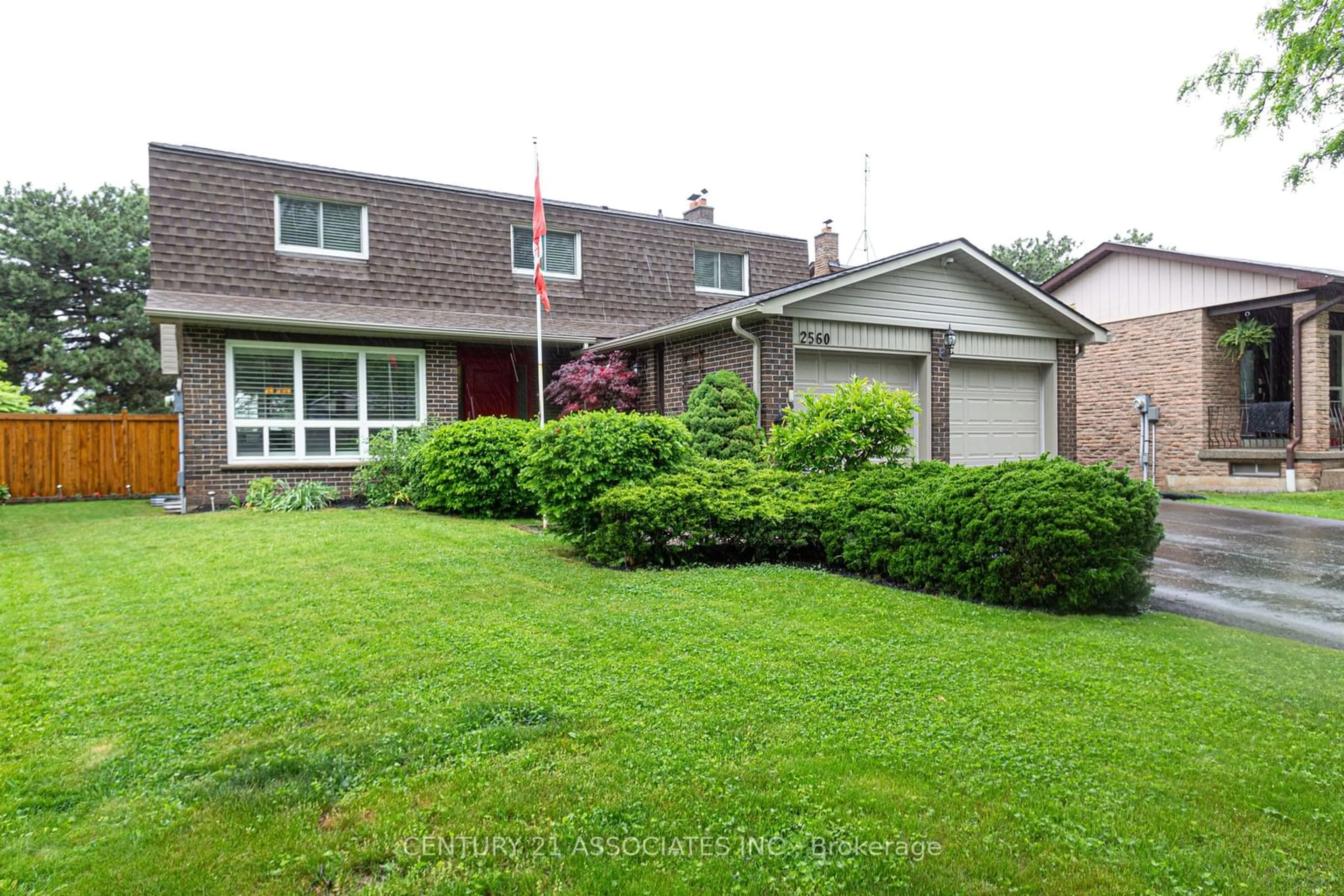 Frontside or backside of a home, the street view for 2560 Brasilia Circ, Mississauga Ontario L5N 2G1