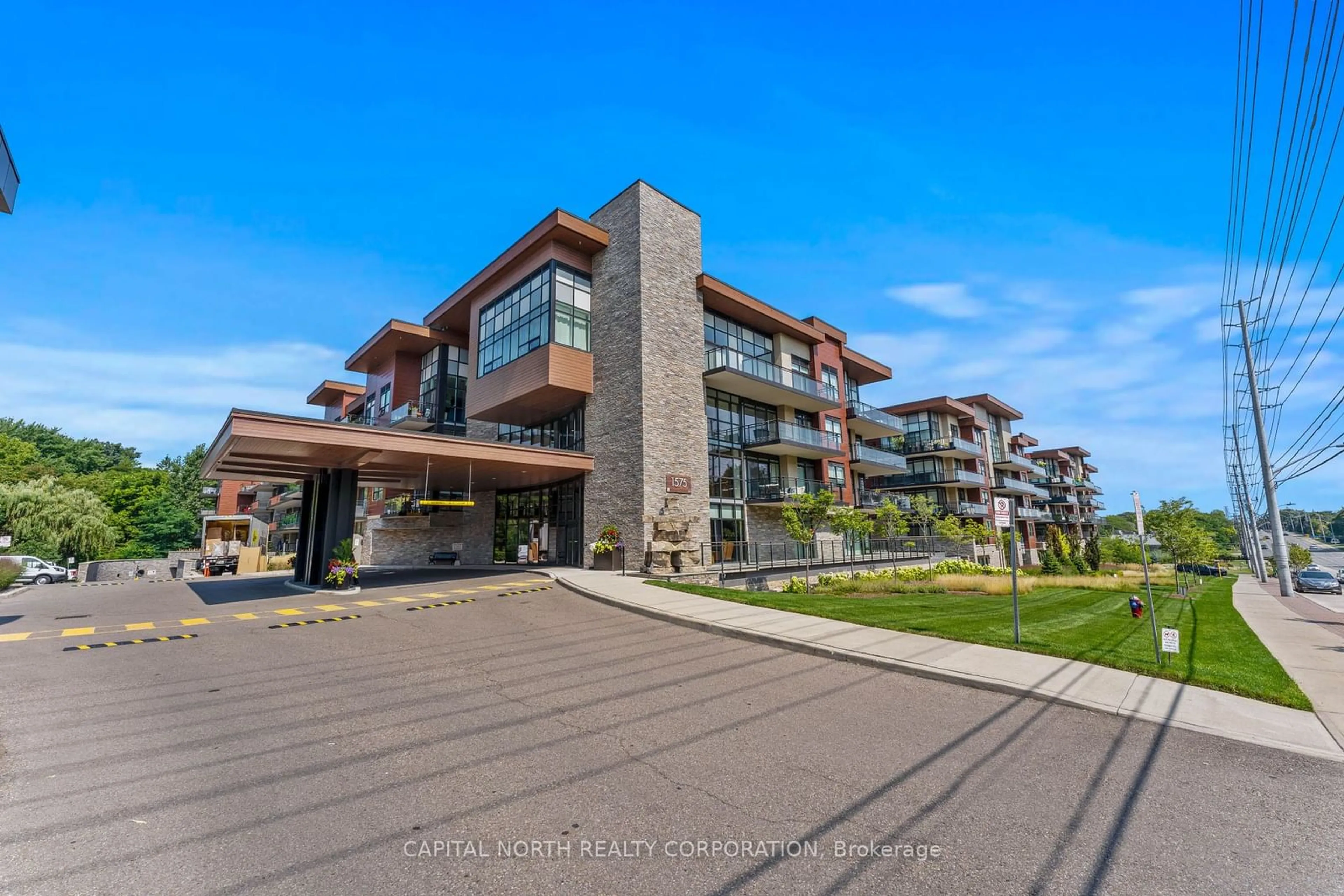 A pic from exterior of the house or condo for 1575 Lakeshore Rd #270, Mississauga Ontario L5J 0B1