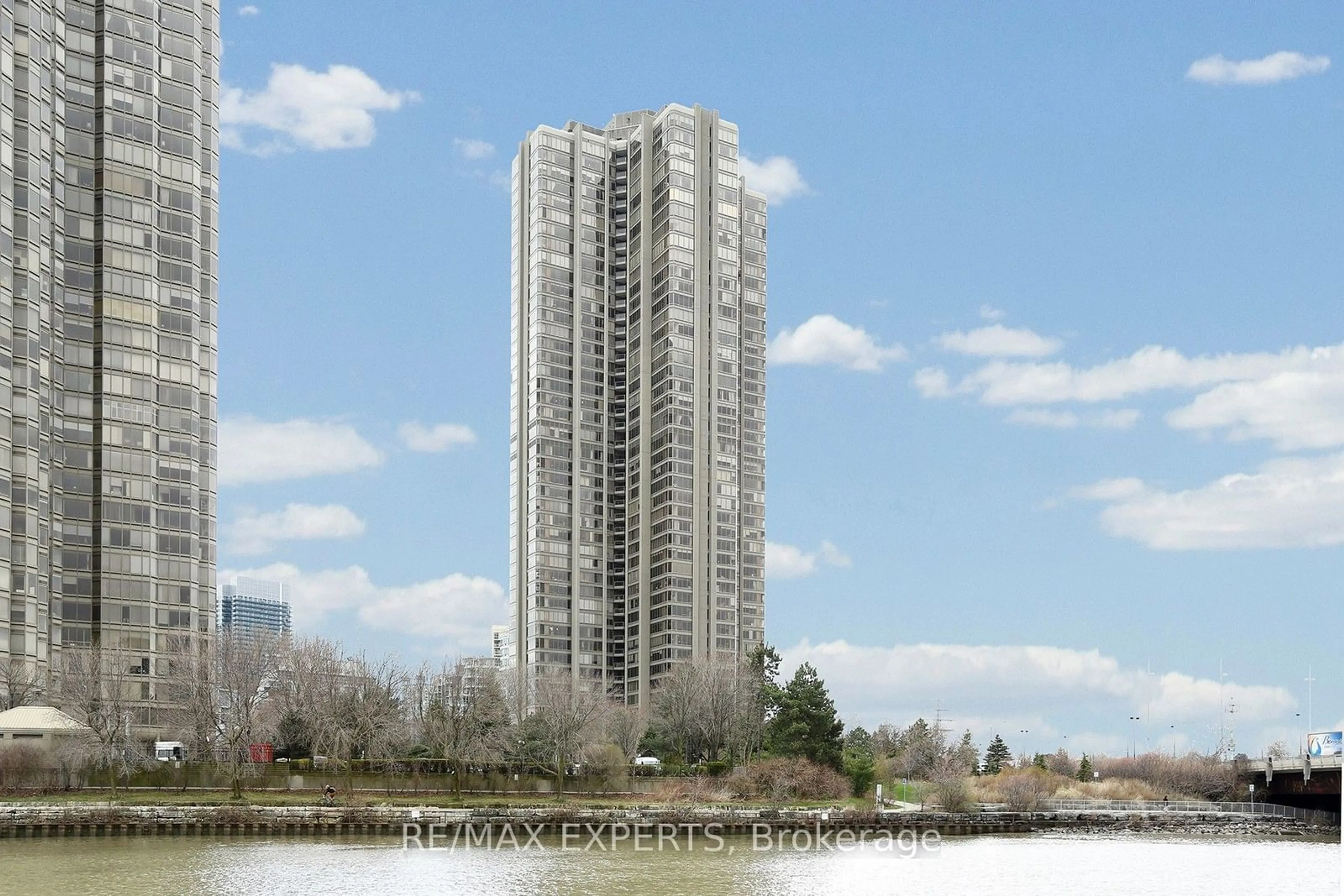 A pic from exterior of the house or condo for 2045 Lake Shore Blvd #1609, Toronto Ontario M8V 2Z6