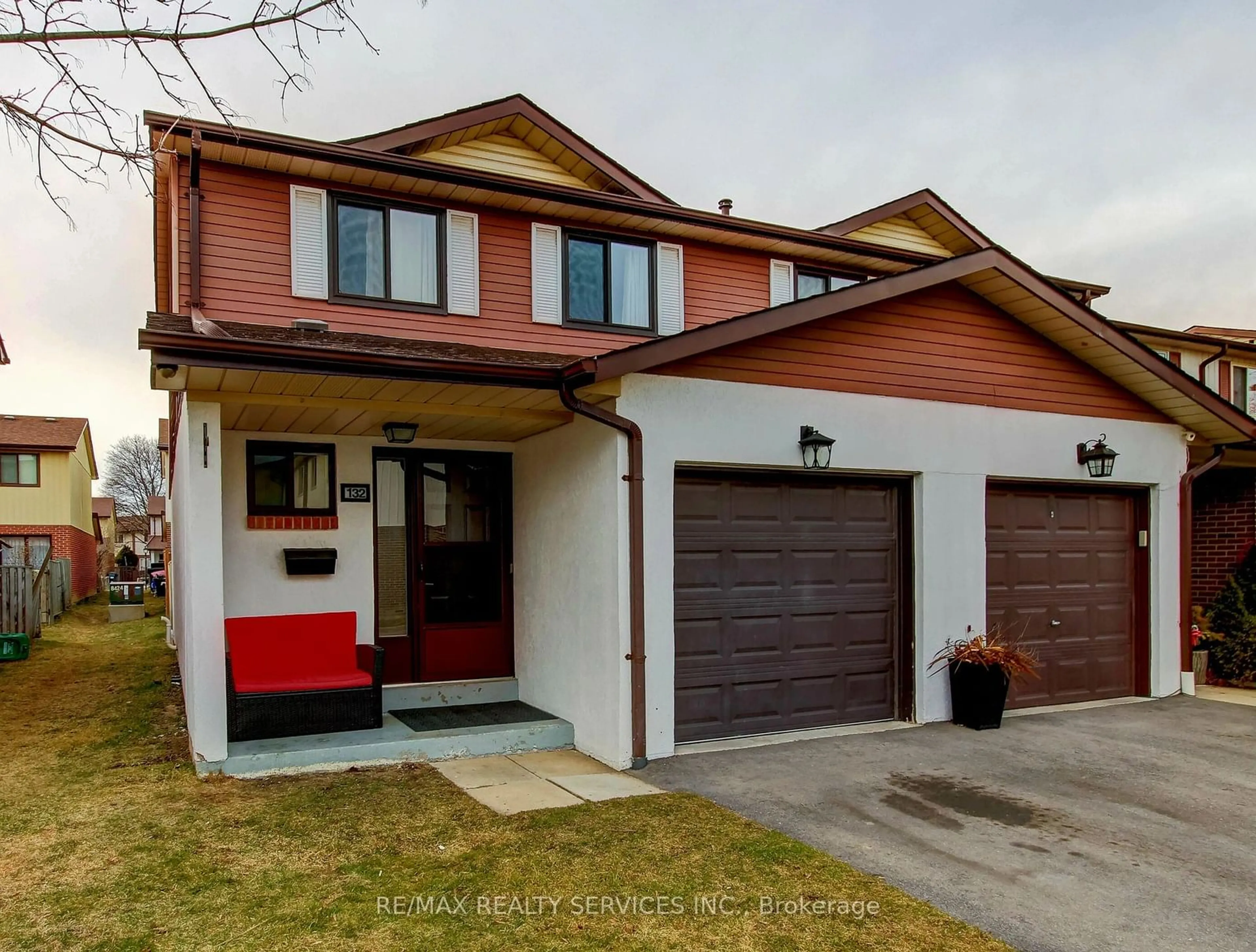 Frontside or backside of a home for 132 Baronwood Crt #132, Brampton Ontario L6V 3H8