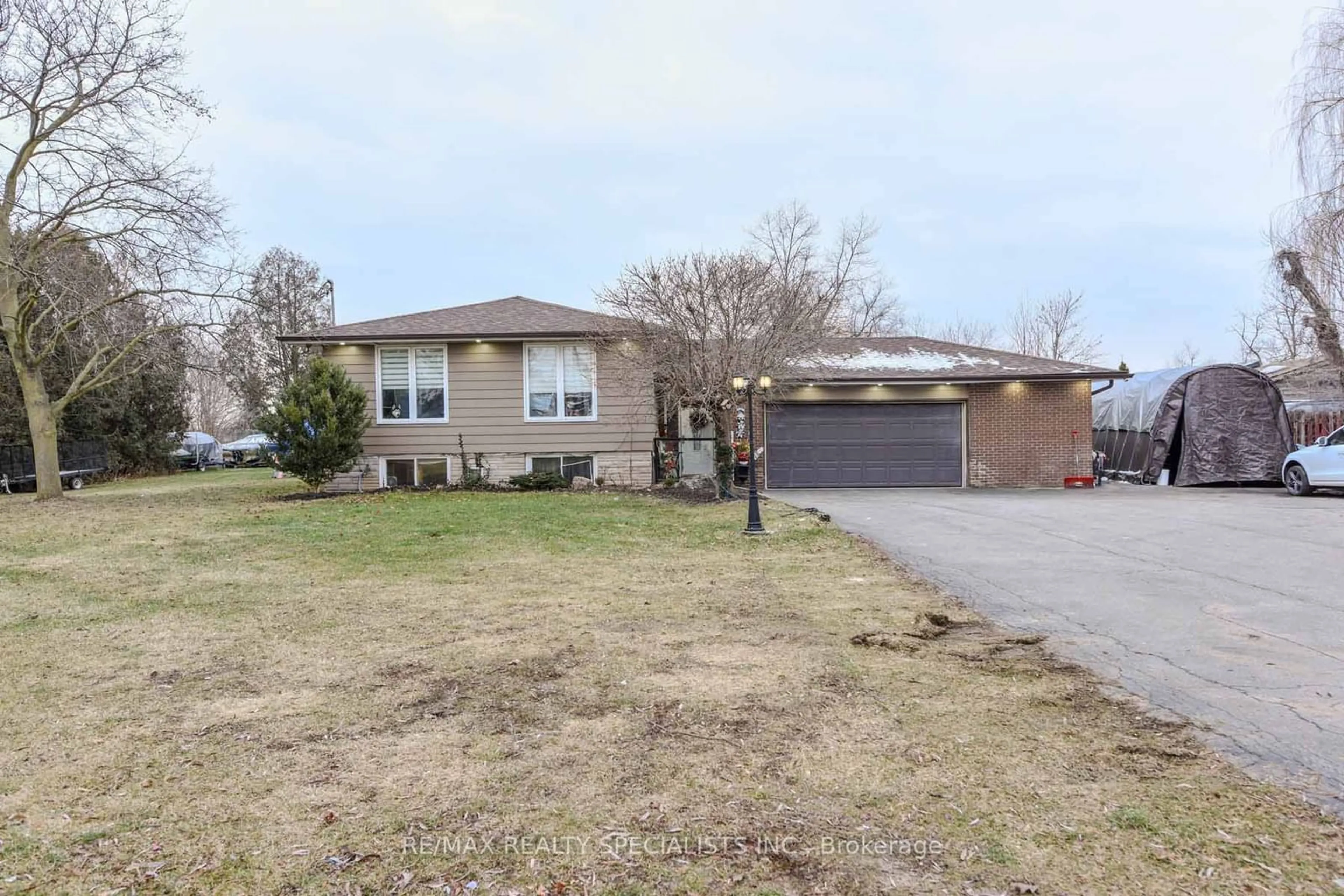 Frontside or backside of a home for 8136 Hornby Rd, Halton Hills Ontario L0P 1E0