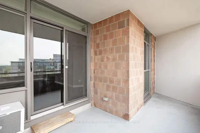 Additional property image - 5250 Lakeshore Rd Unit 1009