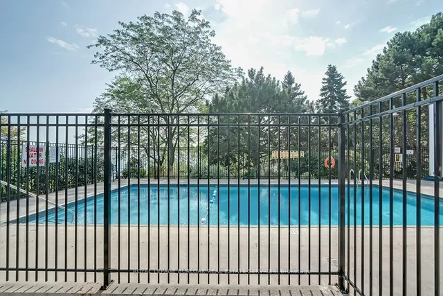 Additional property image - 5250 Lakeshore Rd Unit 1009