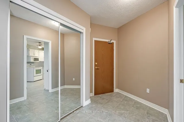 Additional property image - 5250 Lakeshore Rd Unit 1009