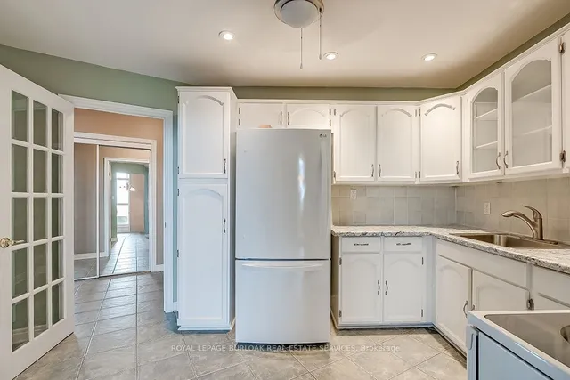 Additional property image - 5250 Lakeshore Rd Unit 1009
