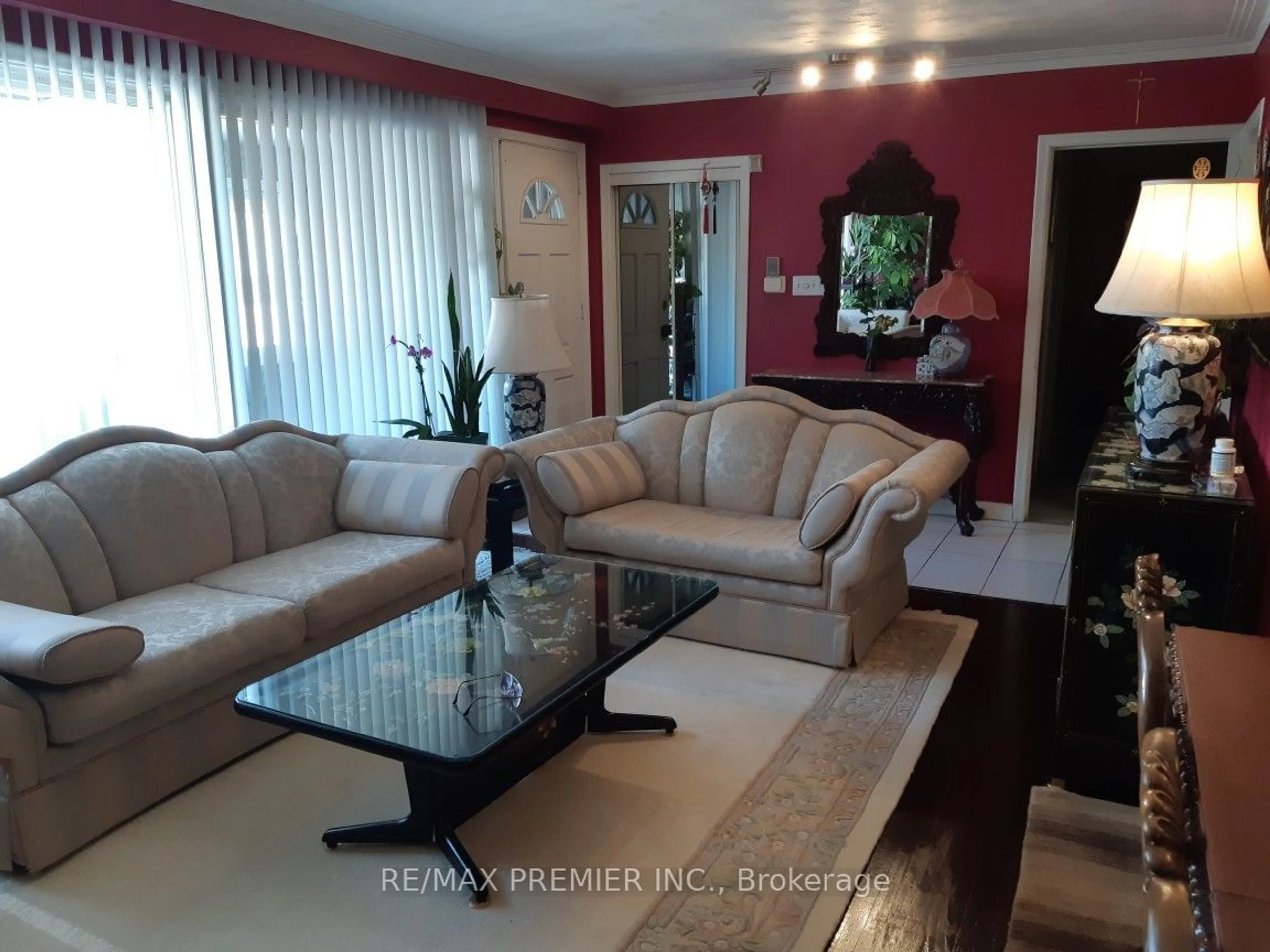 Living room with furniture, unknown for 33 Pakenham Dr, Toronto Ontario M9W 4B2