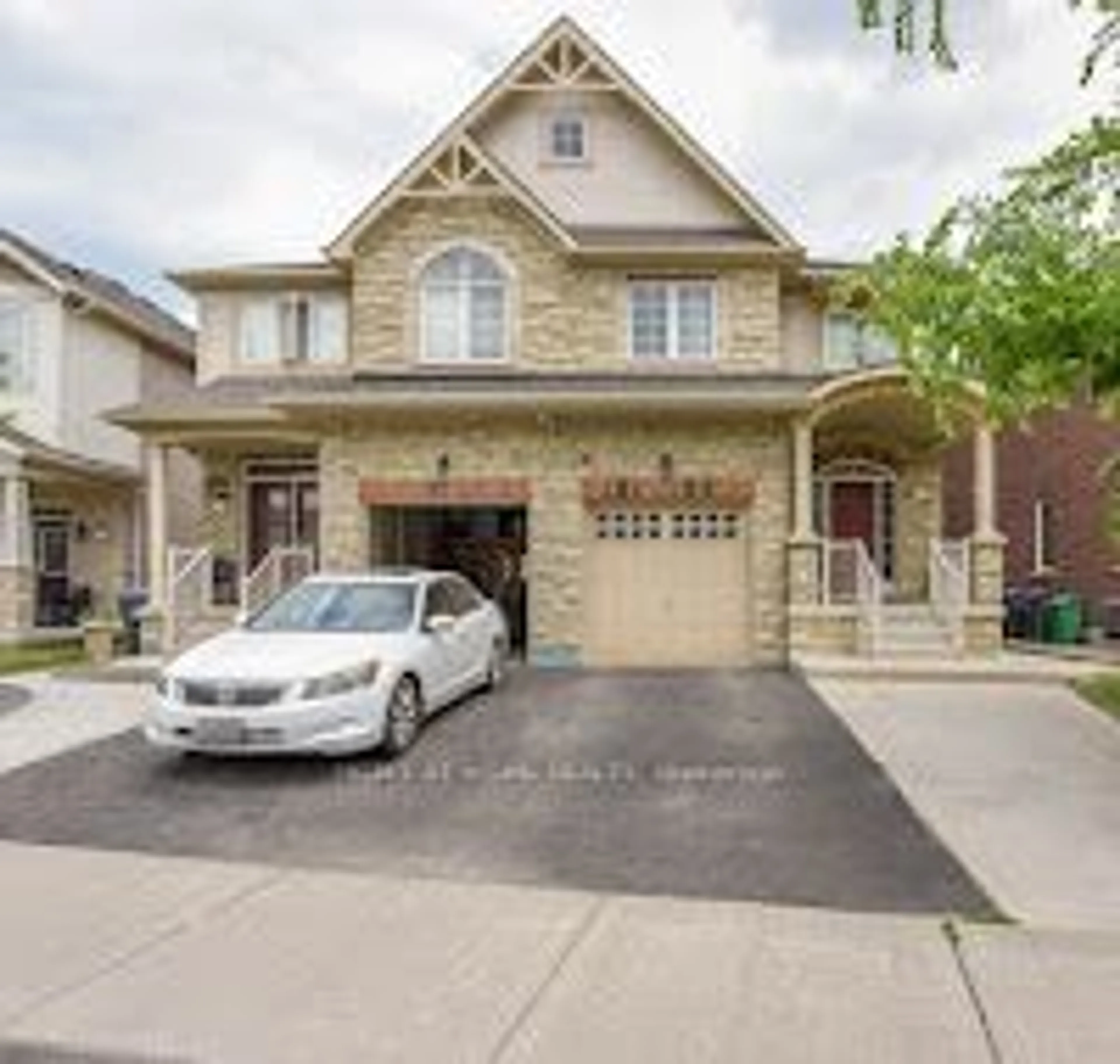 Frontside or backside of a home, the street view for 37 ARCADIA Rd, Caledon Ontario L7C 3W6