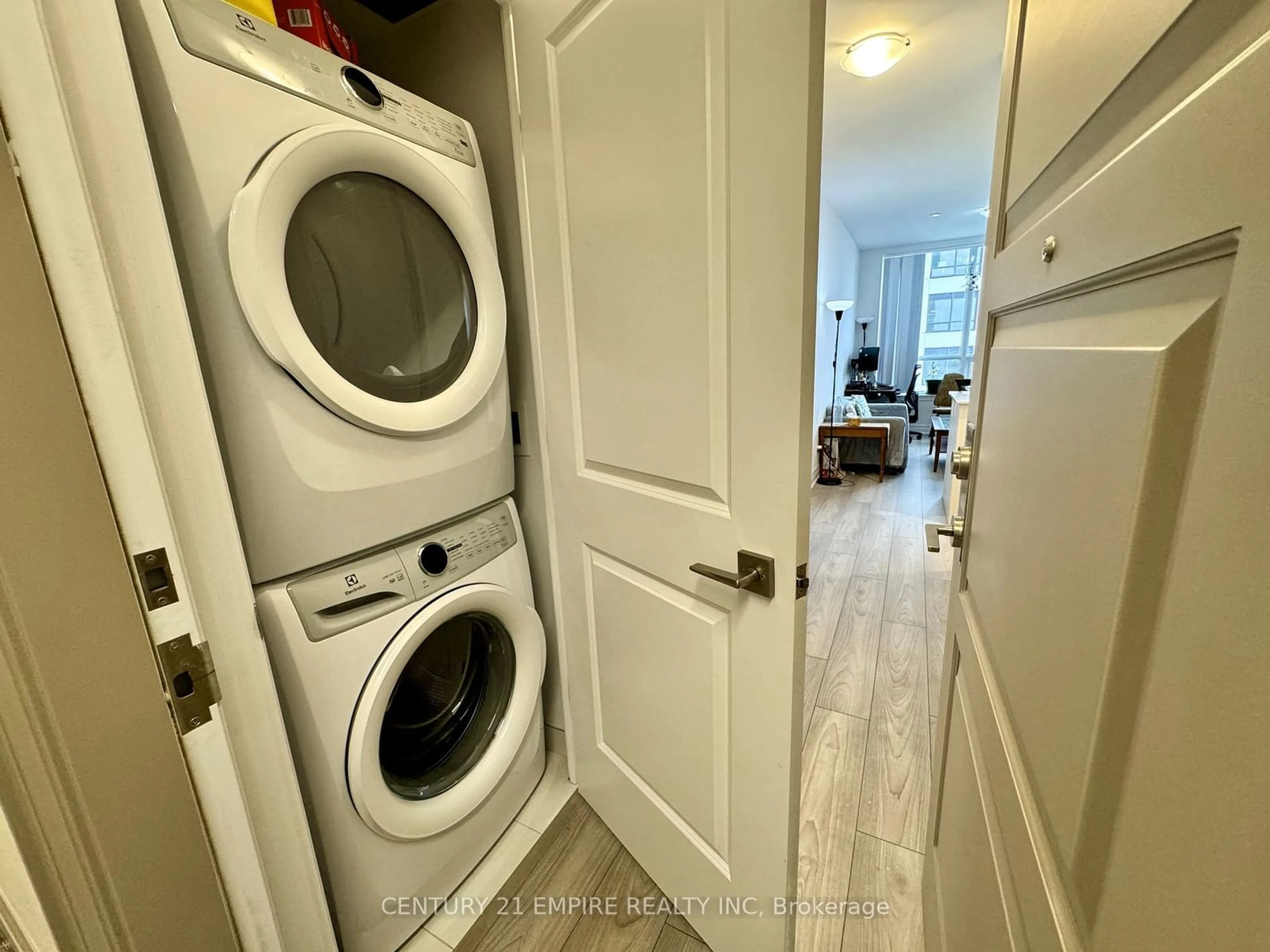 Laundry room for 36 Elm Dr #3004, Mississauga Ontario L5B 0N3