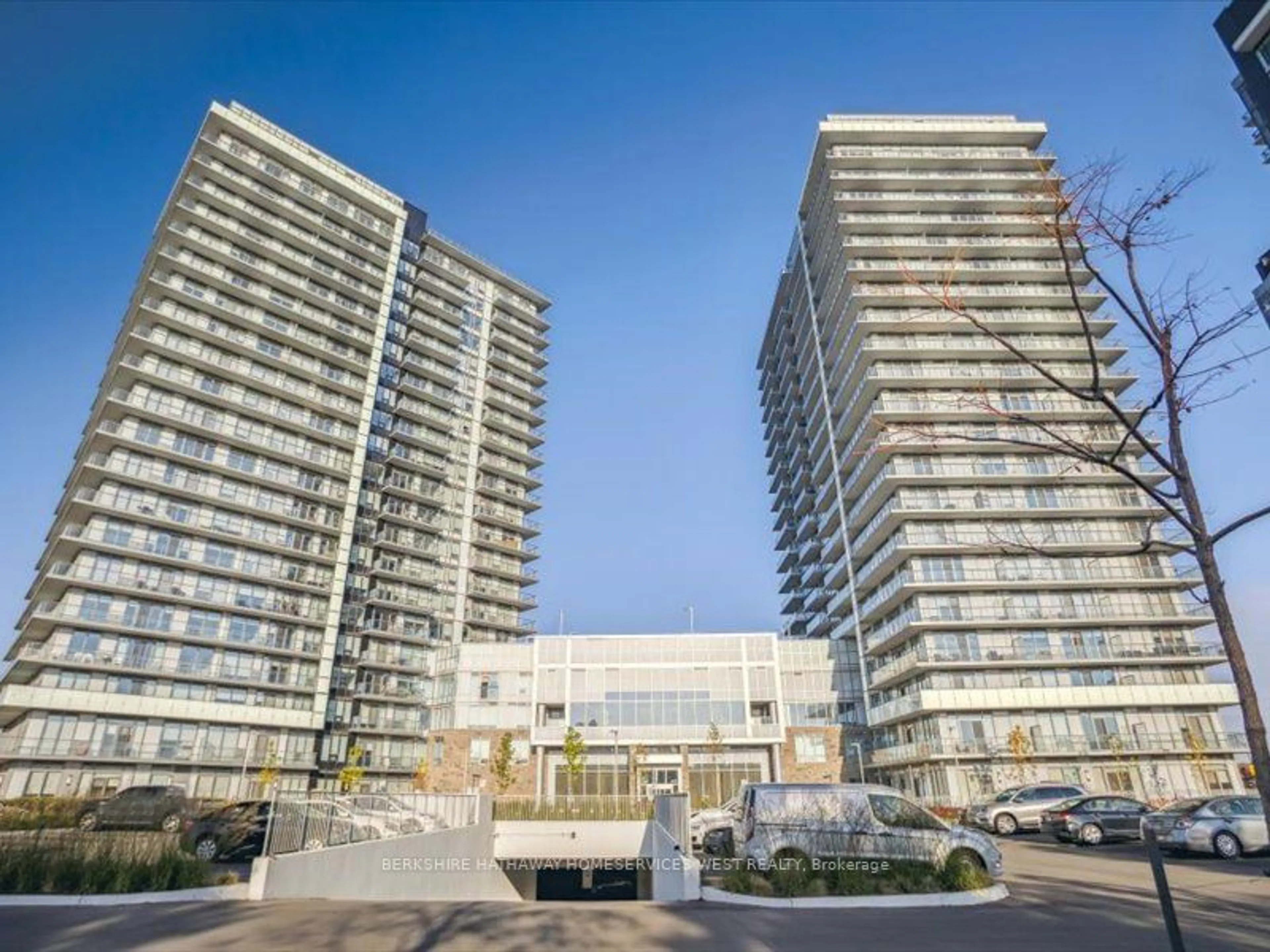 A pic from exterior of the house or condo, the front or back of building for 4675 Metcalfe Ave #1709, Mississauga Ontario L5M 0Z8