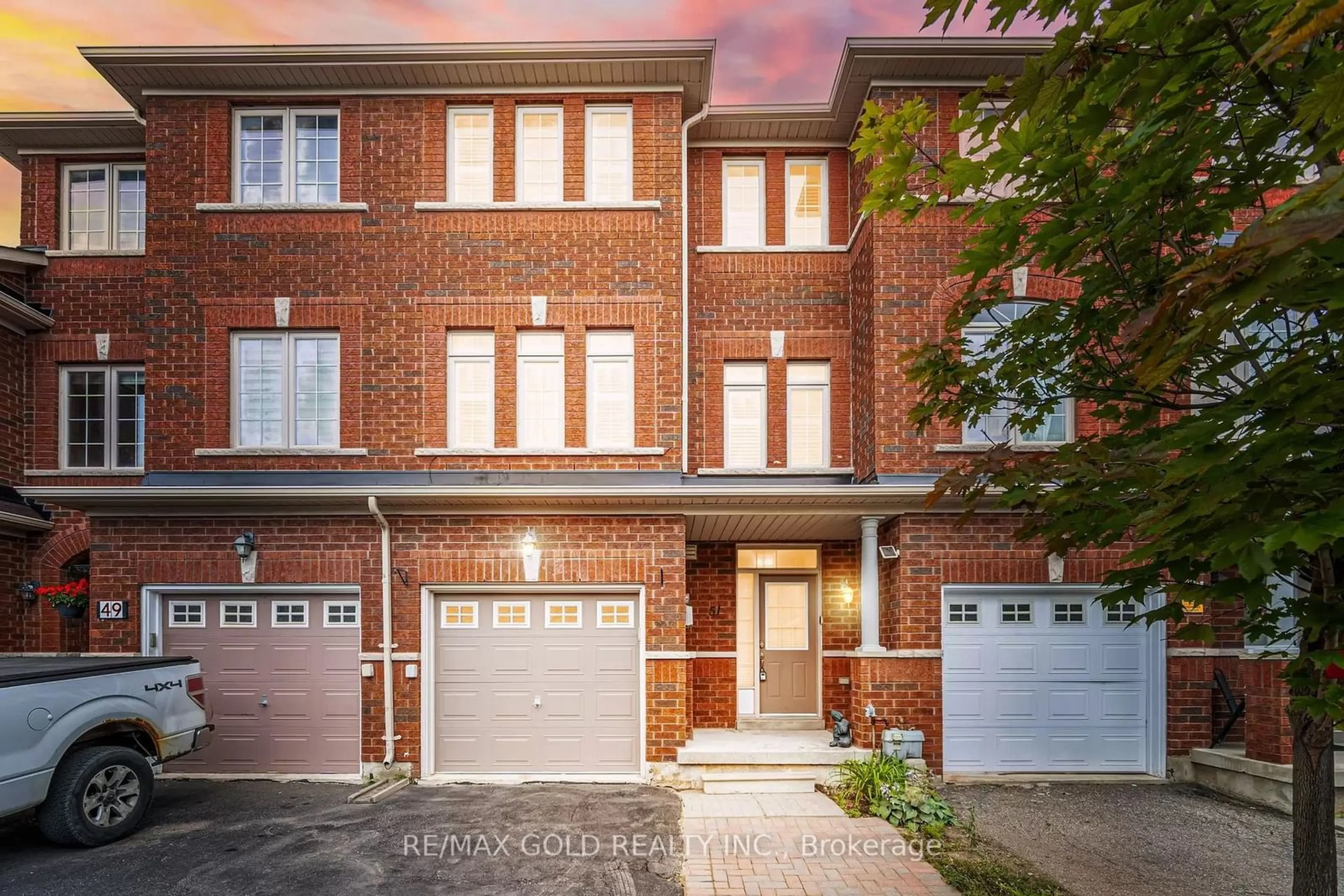 Home with brick exterior material for 51 Unionville Cres, Brampton Ontario L6P 2Z4