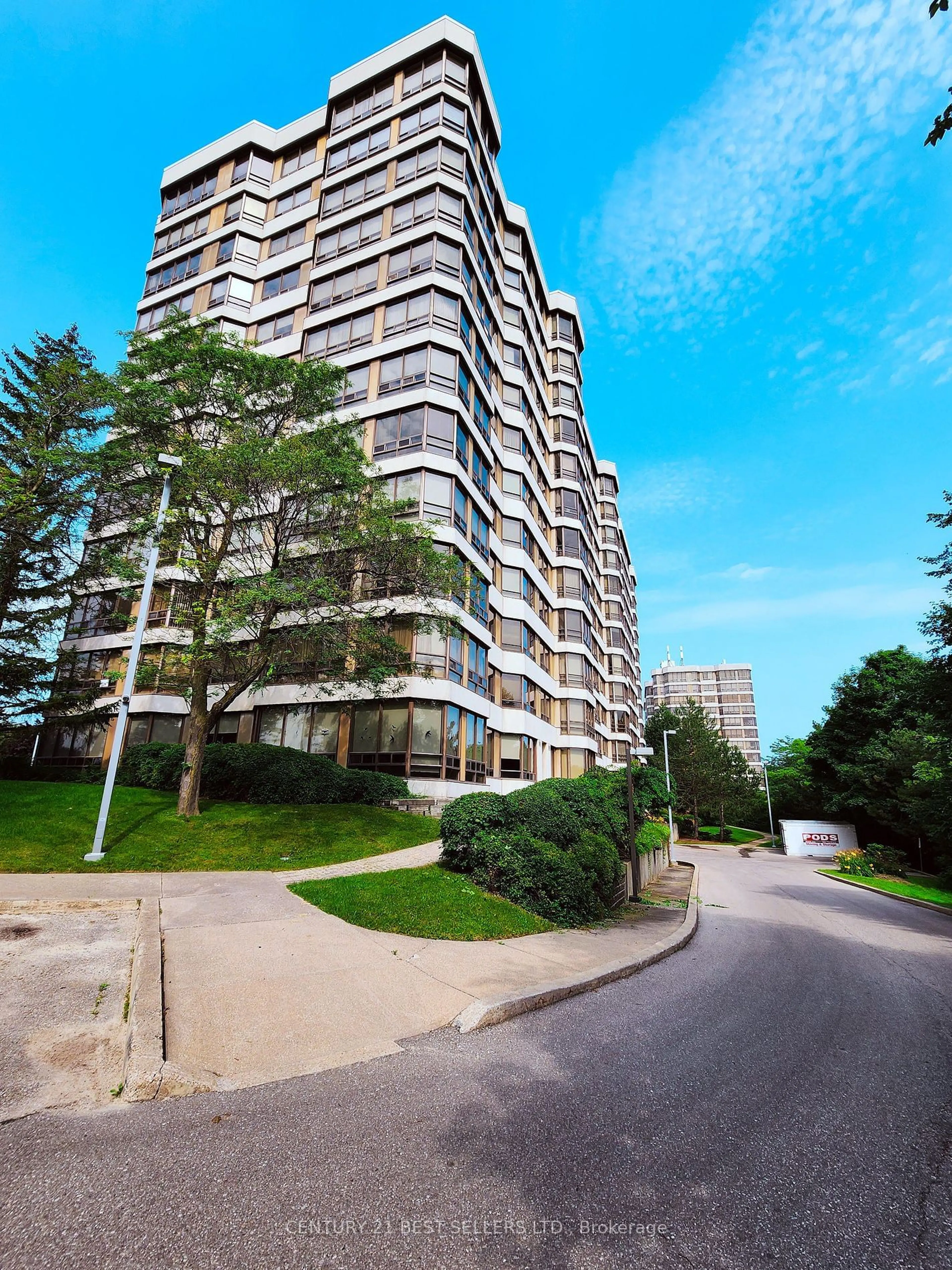 A pic from exterior of the house or condo for 330 Mill St #1110, Brampton Ontario L6Y 1T3