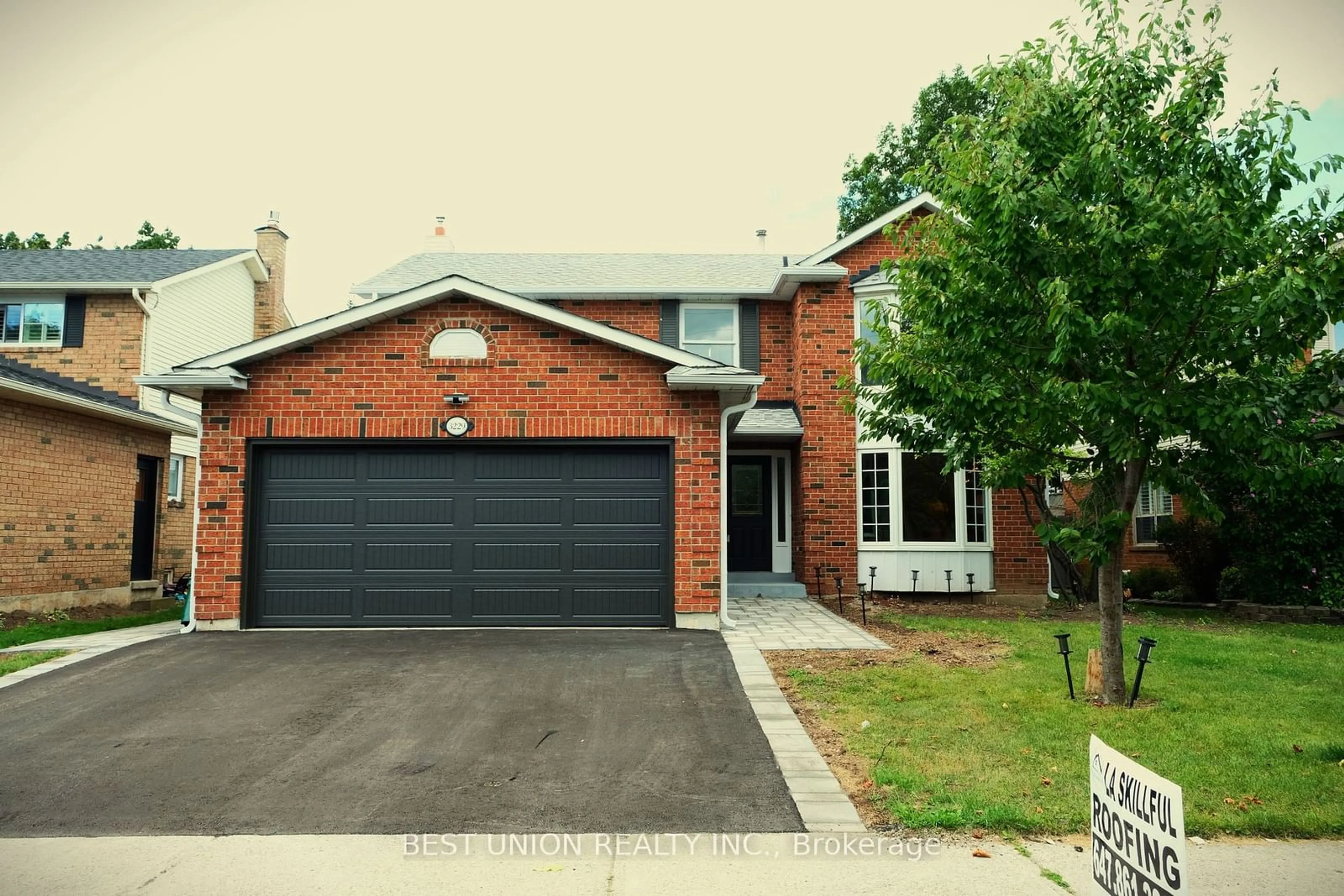 Home with brick exterior material, street for 3229 Appollo Rd, Burlington Ontario L7M 2M7