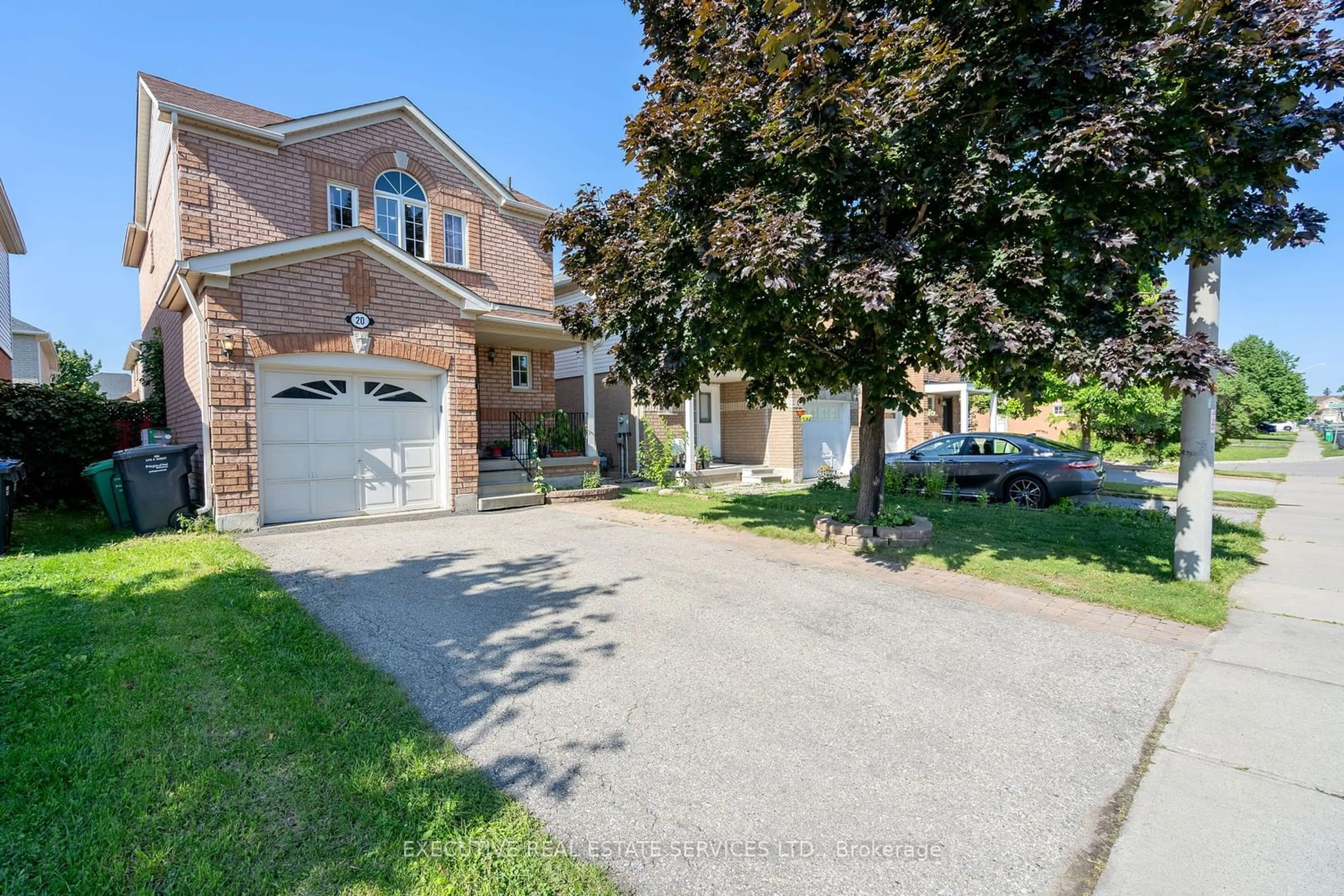 A pic from exterior of the house or condo for 20 Heathwood Dr, Brampton Ontario L7A 1Y6