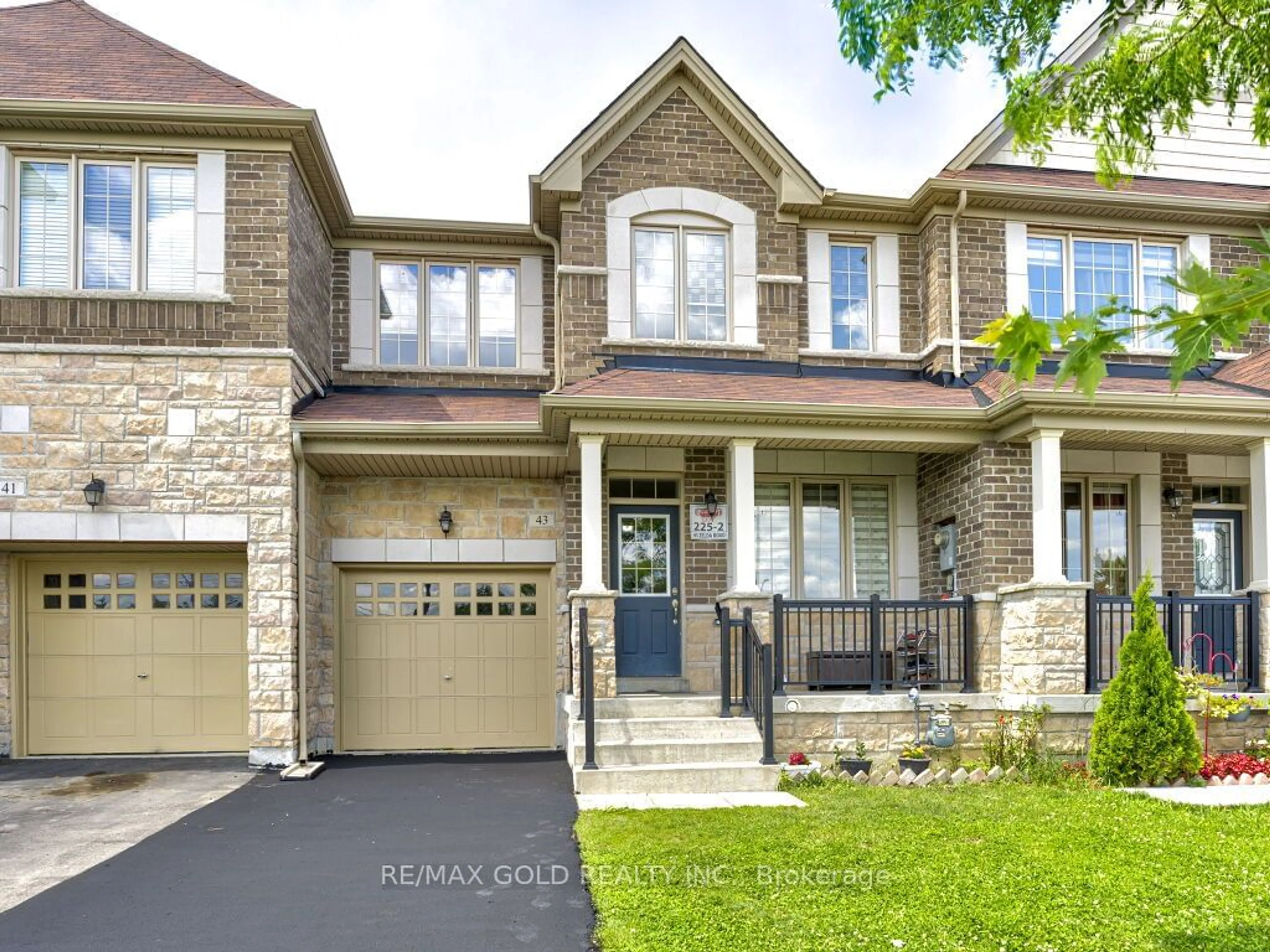 Frontside or backside of a home for 43 Zelda Rd, Brampton Ontario L6R 0B6