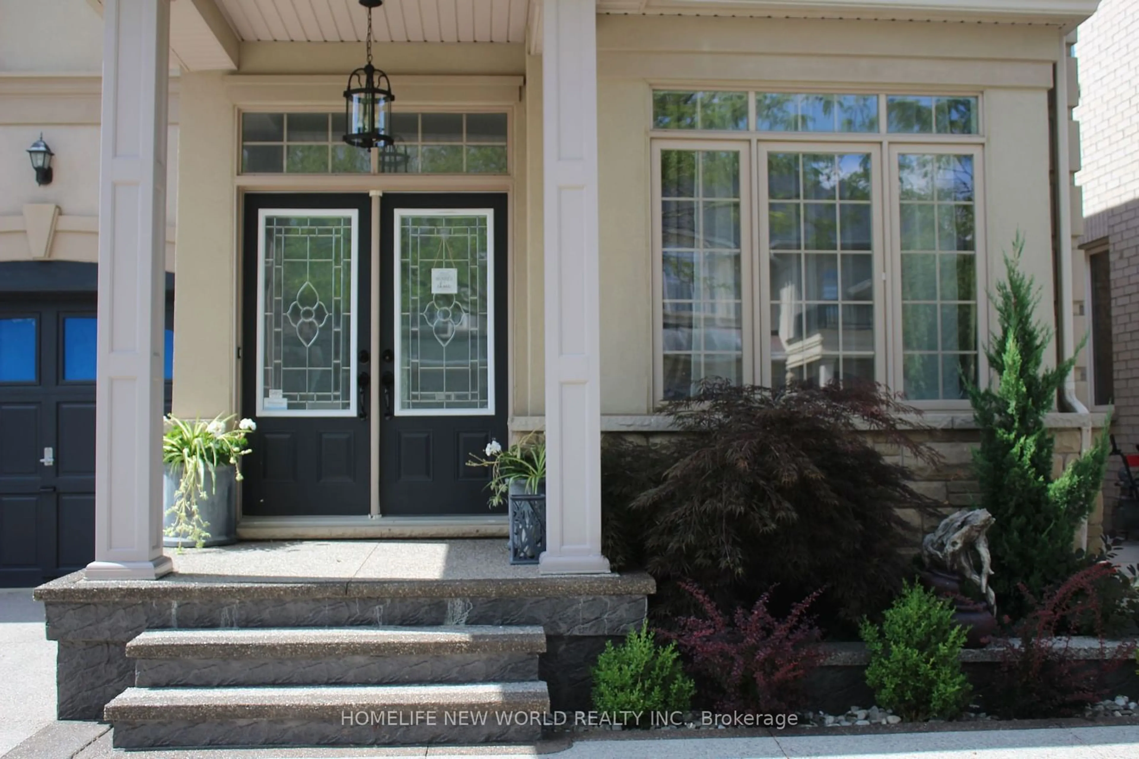 Indoor entryway for 4617 Simmons Rd, Burlington Ontario L7M 0J3