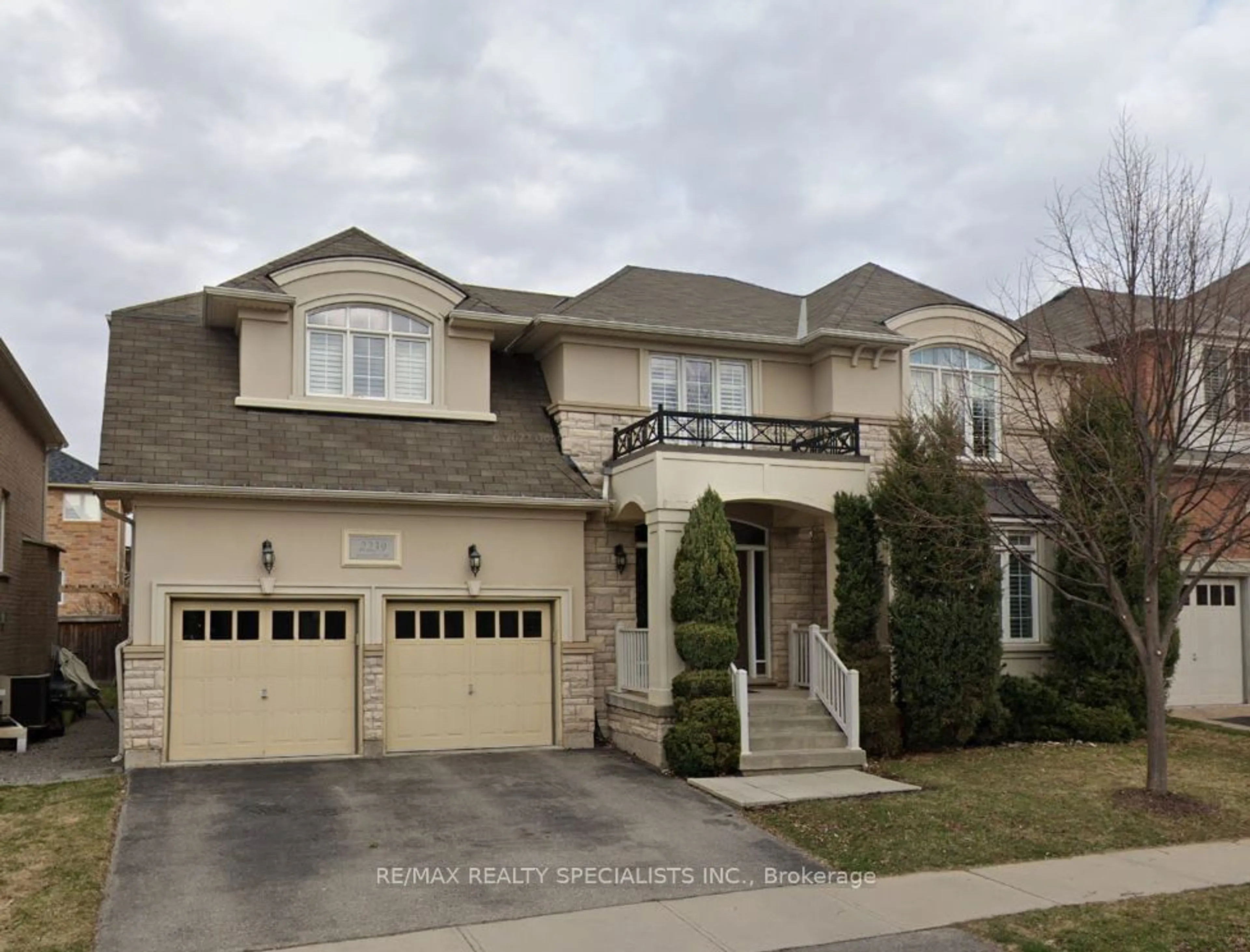 Frontside or backside of a home, the street view for 2239 Devonshire Cres, Oakville Ontario L6M 4T5