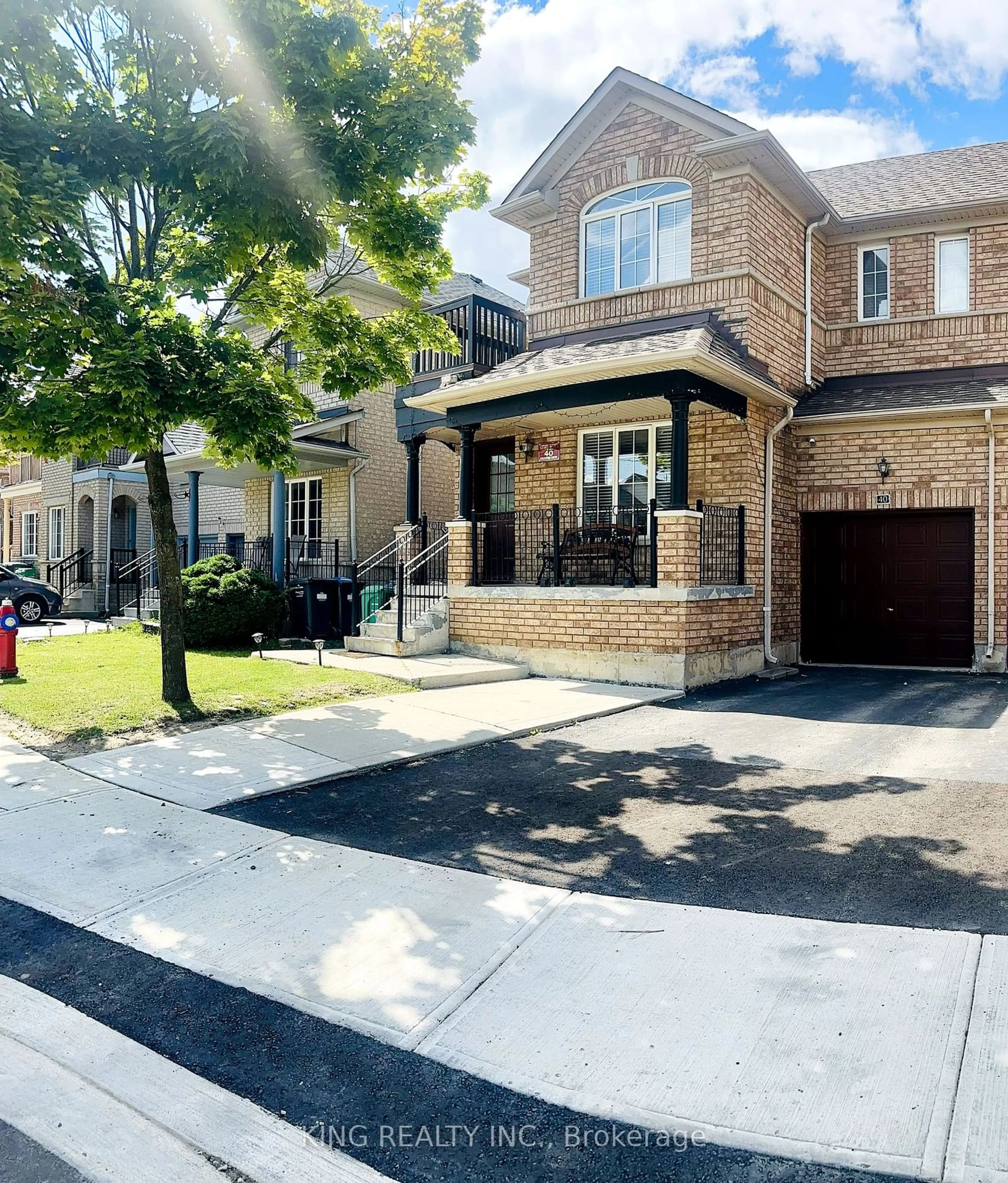 Home with brick exterior material for 40 Starfish Crt, Brampton Ontario L6R 2R5