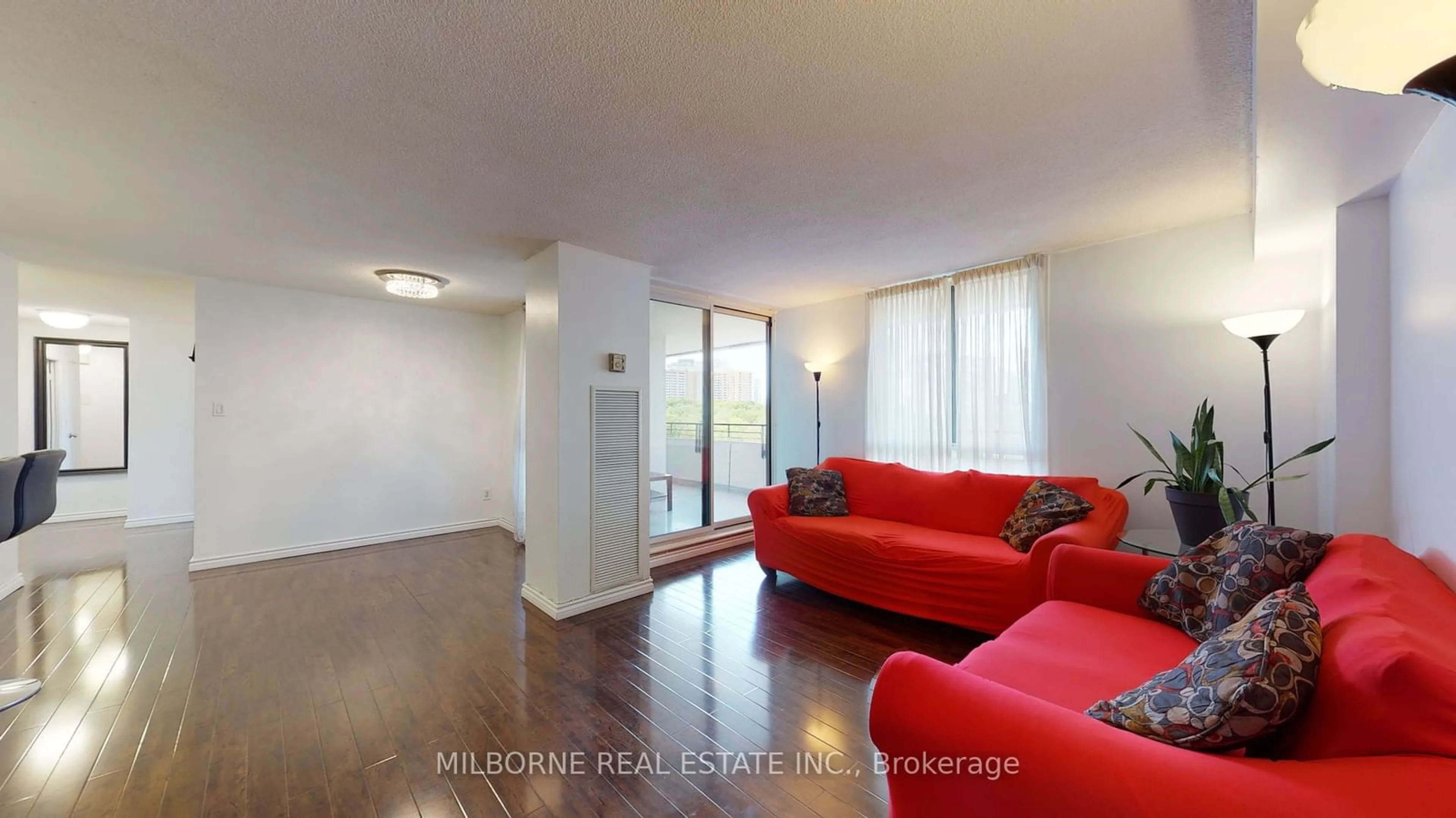 Living room for 1320 Mississauga Valley Blvd #607, Mississauga Ontario L5A 3R8