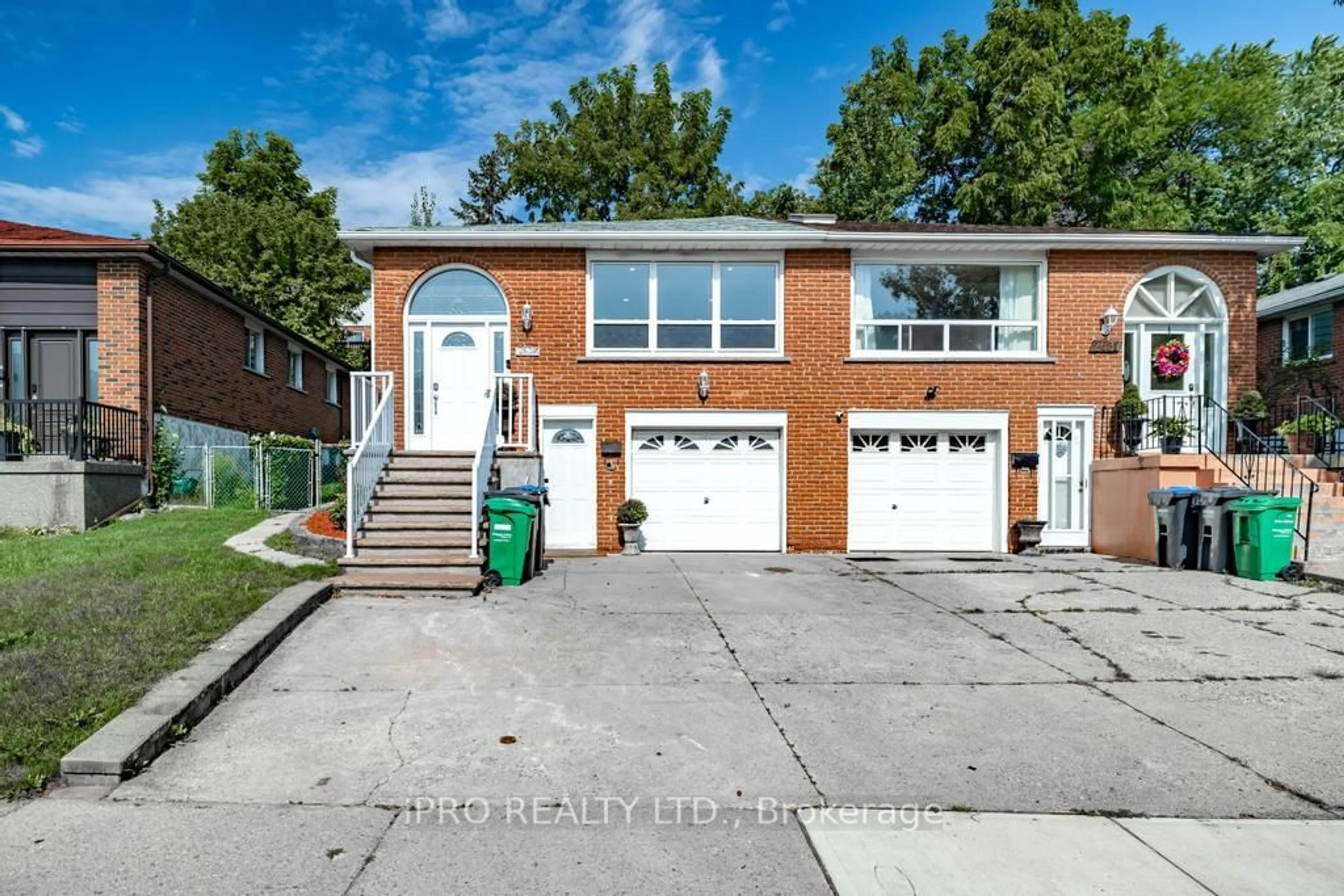 A pic from exterior of the house or condo for 2639 Sherhill Dr, Mississauga Ontario L5J 3Z2