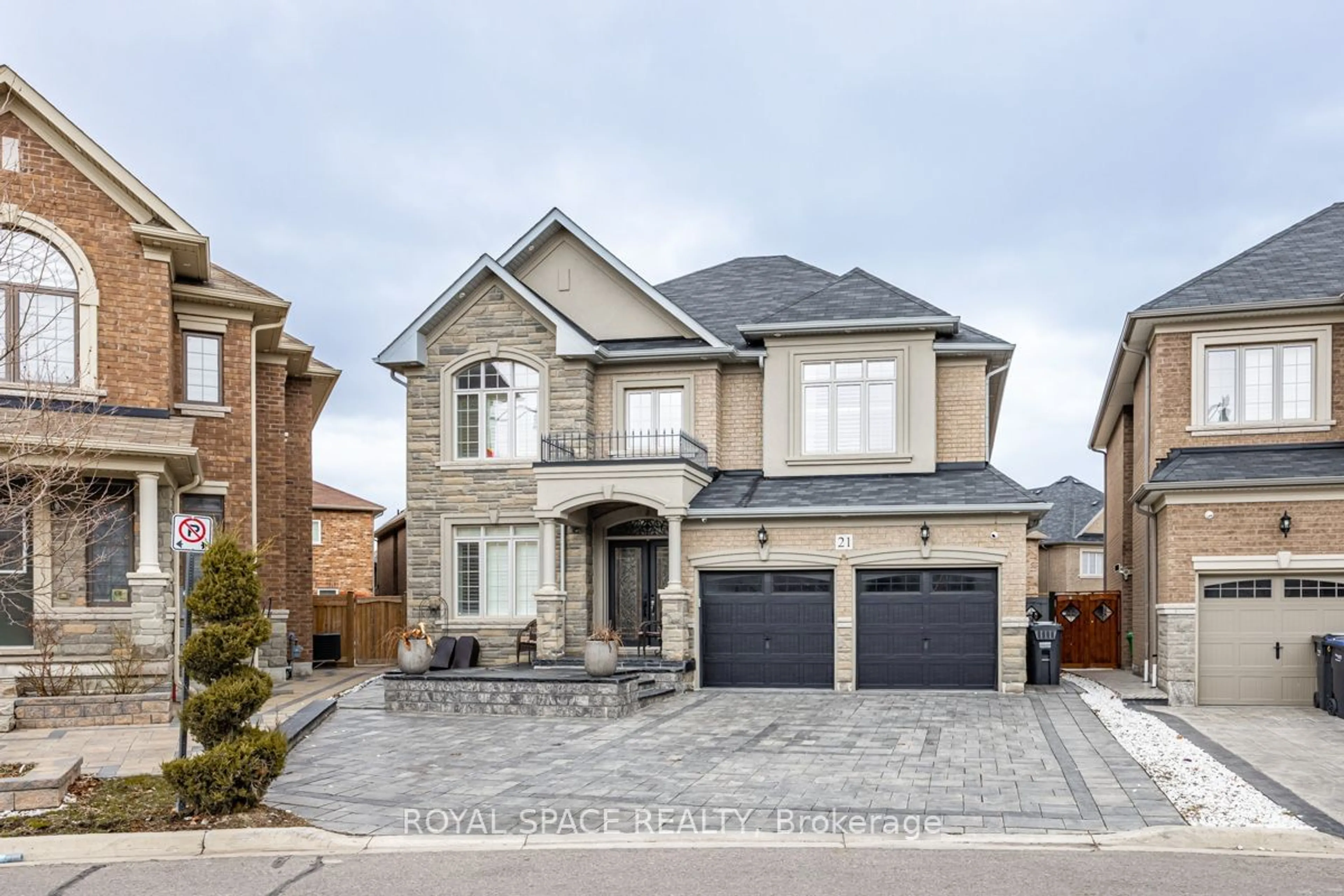 Home with brick exterior material for 21 Belgium Cres, Brampton Ontario L7A 4R2